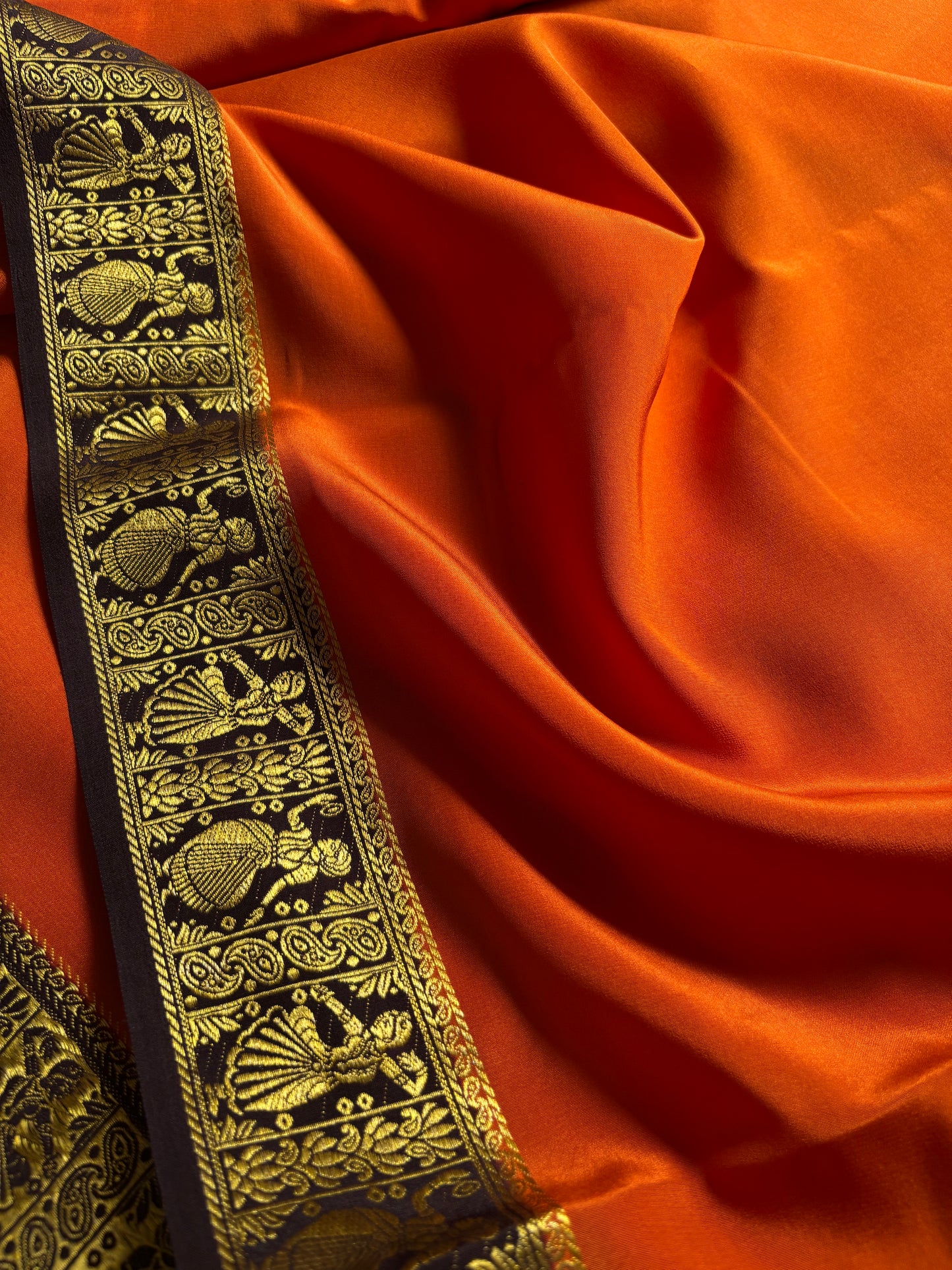 Nartaki (2D) : Orange-deep brown