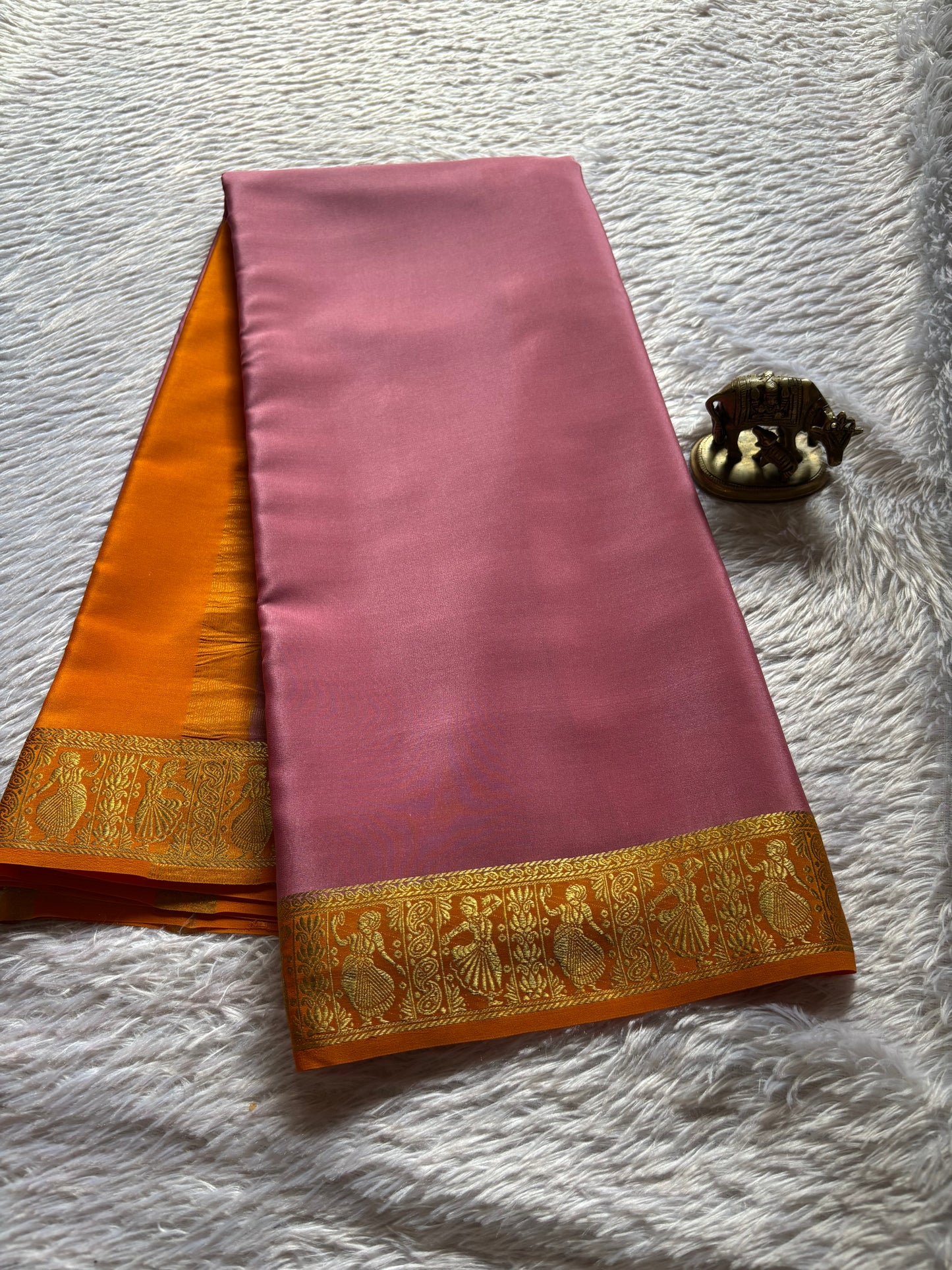 Nartaki (2D) : Pastel pink-light orange