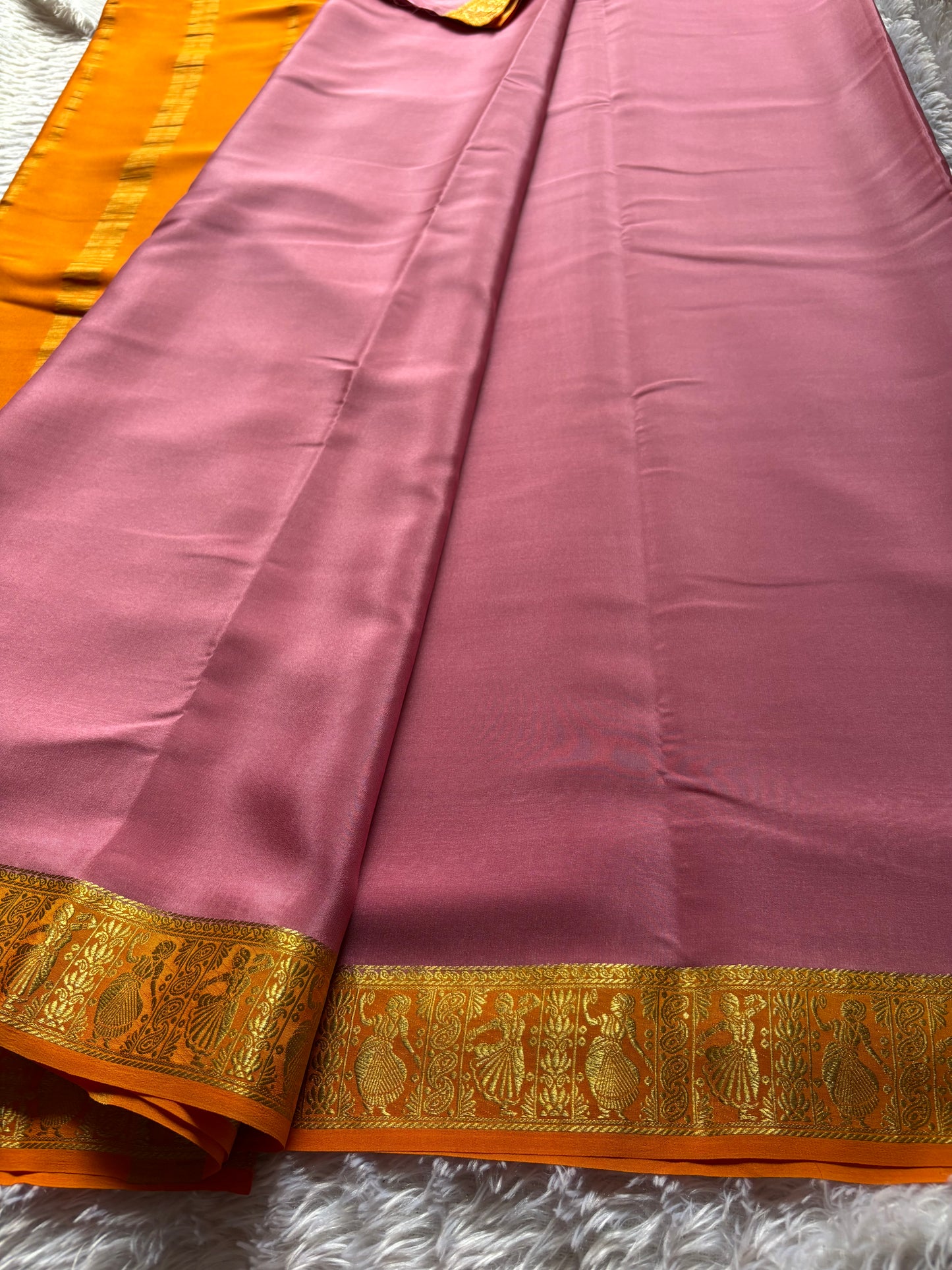 Nartaki (2D) : Pastel pink-light orange
