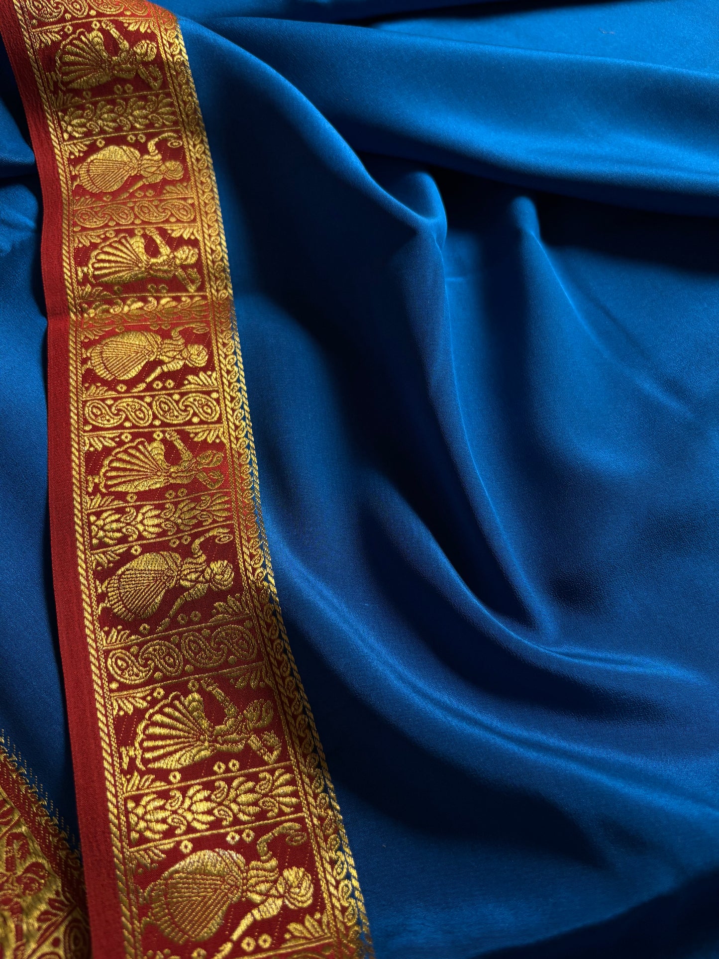 Nartaki (2D) : Peacock blue-rust red