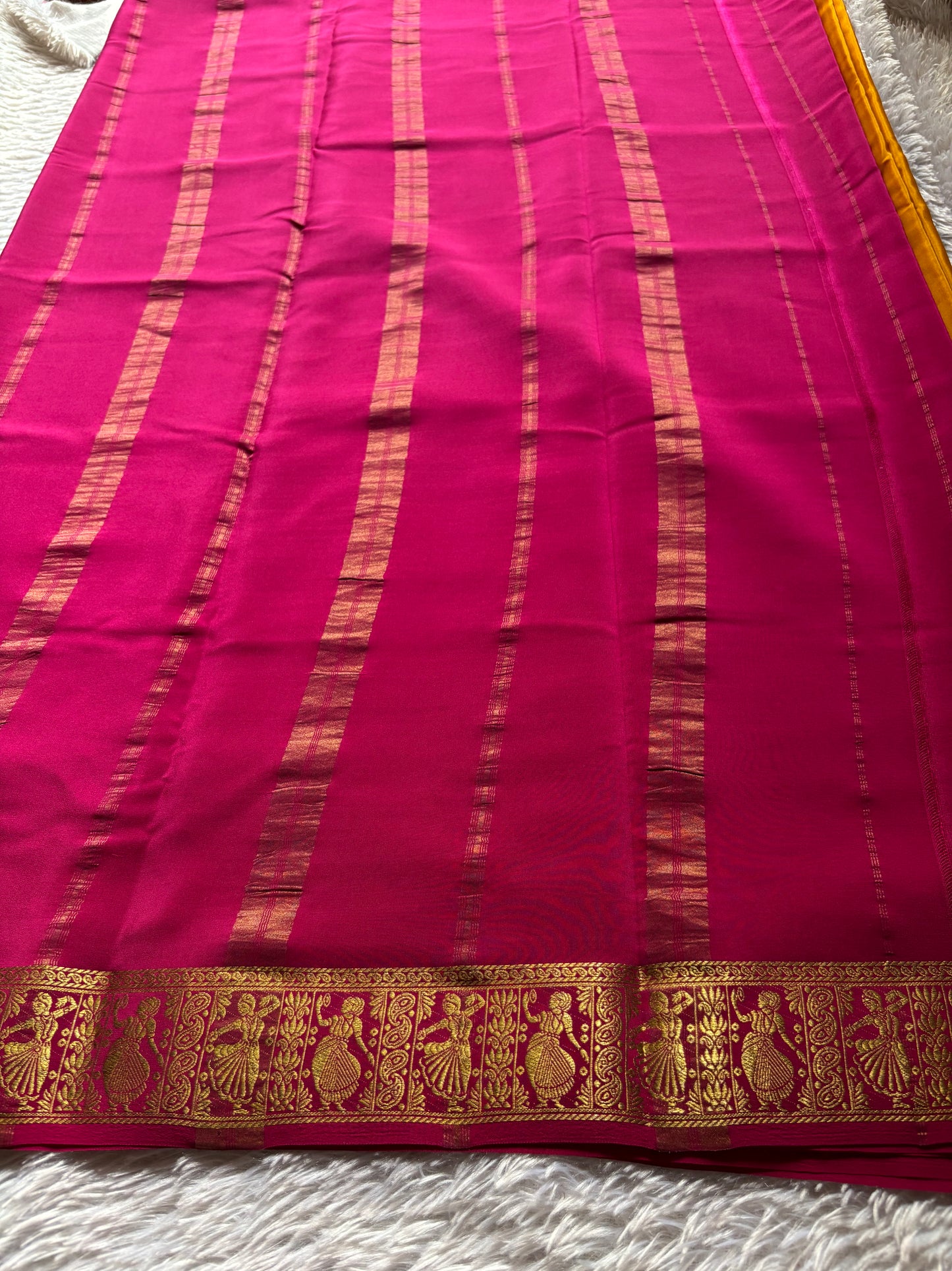 Nartaki (2D) : Golden yellow-rani pink