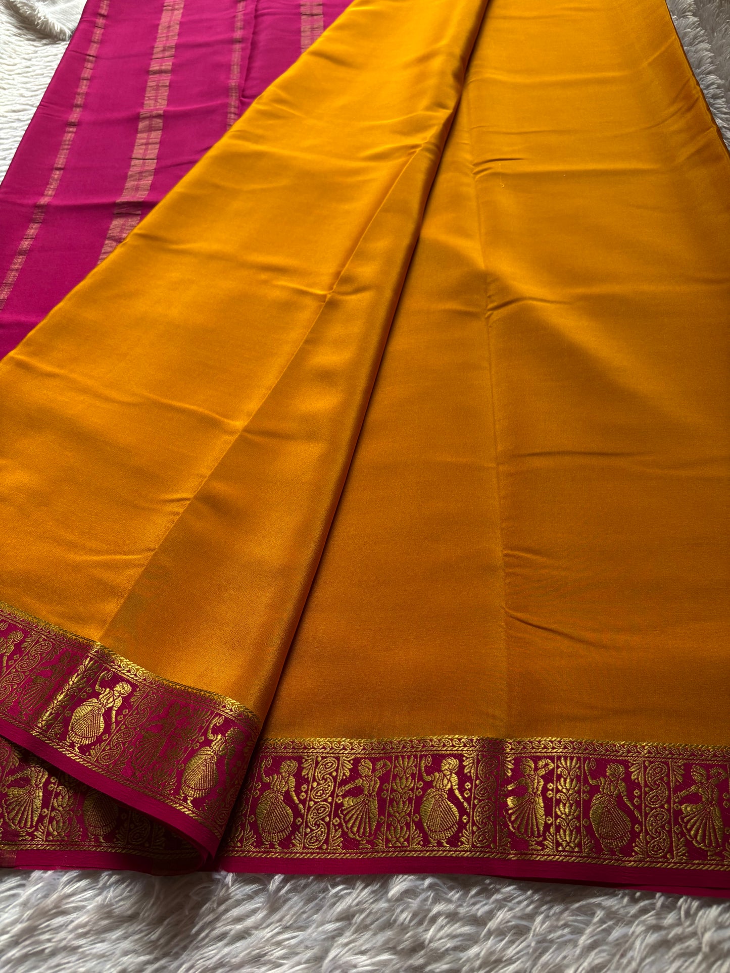 Nartaki (2D) : Golden yellow-rani pink