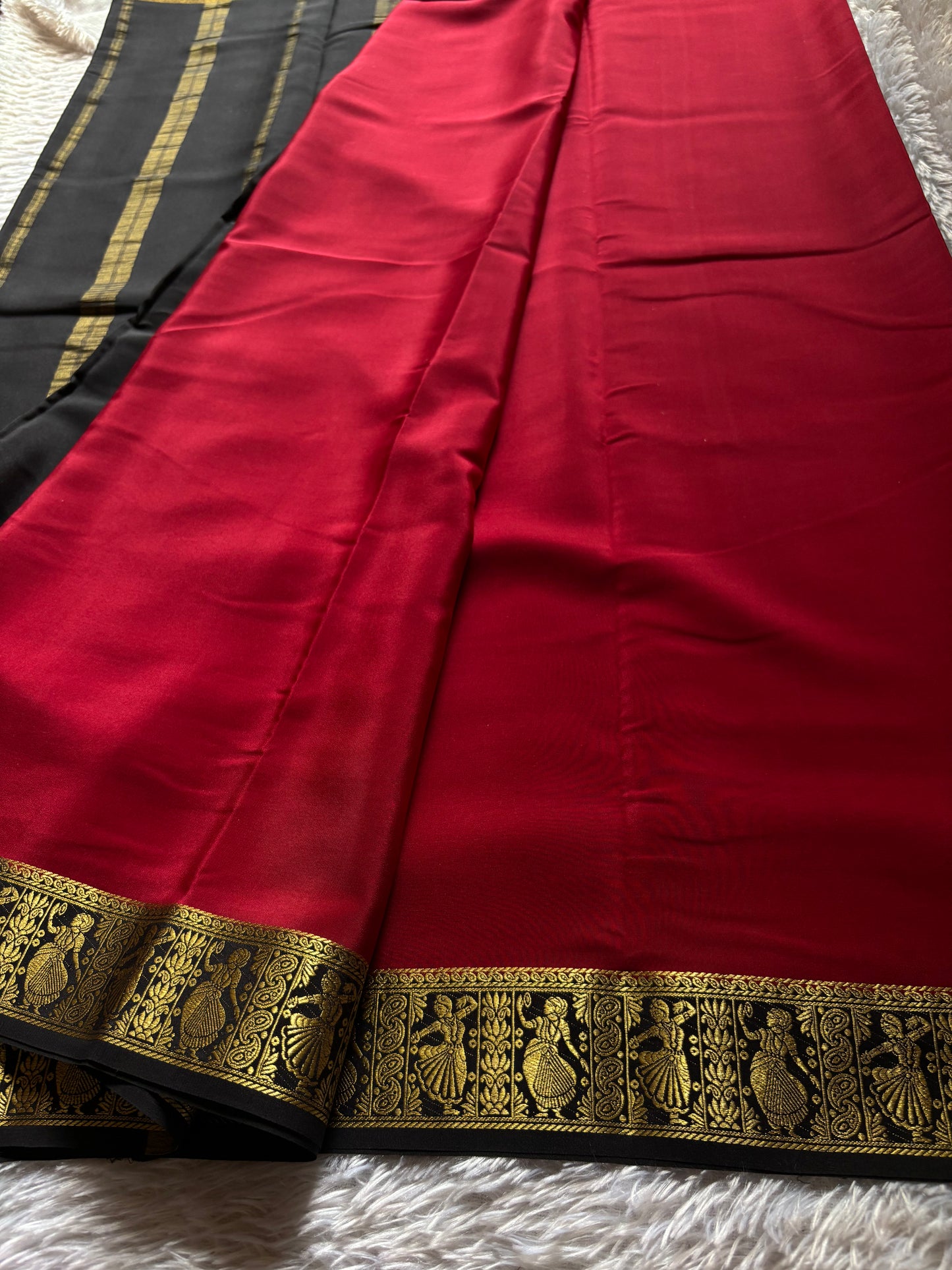 Nartaki (2D) : Dark red-black