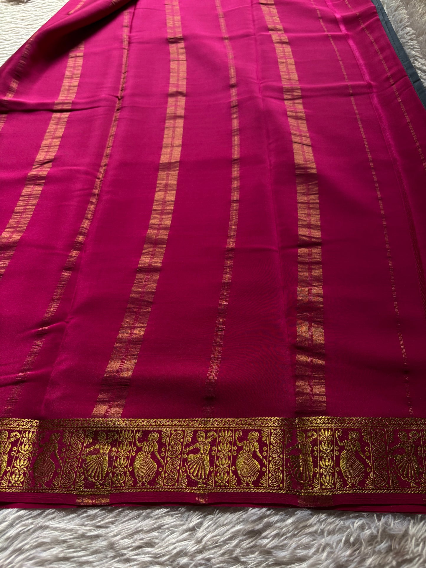 Nartaki (2D) : Steel grey-rani pink