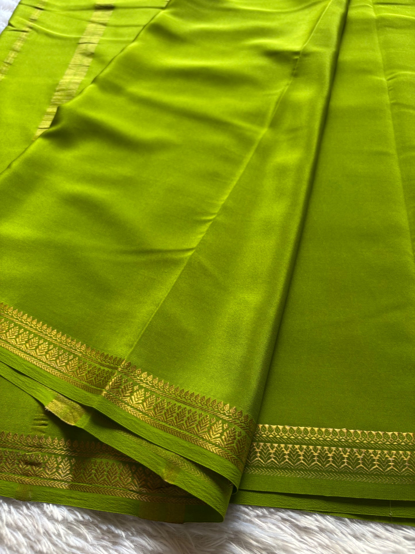 Jyothi : Solid Mehendi green