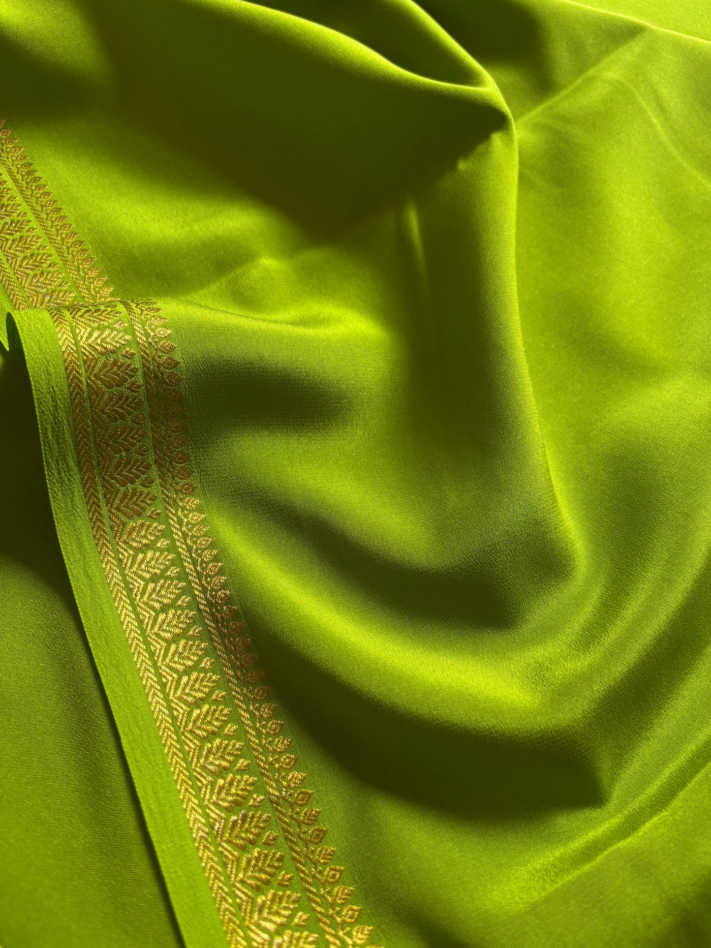 Jyothi : Solid Mehendi green