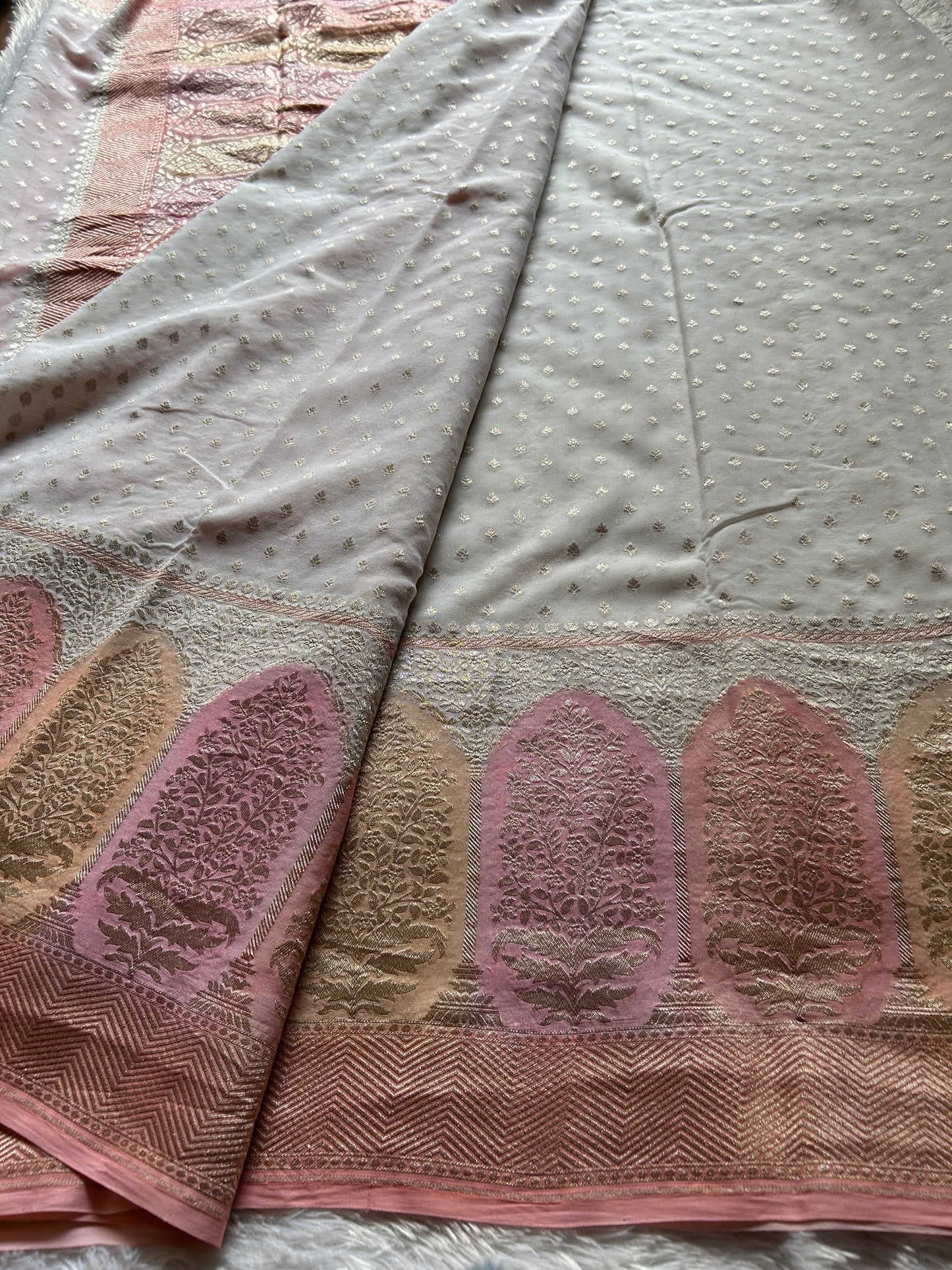 Myra (3D) : Off white-pink-peach