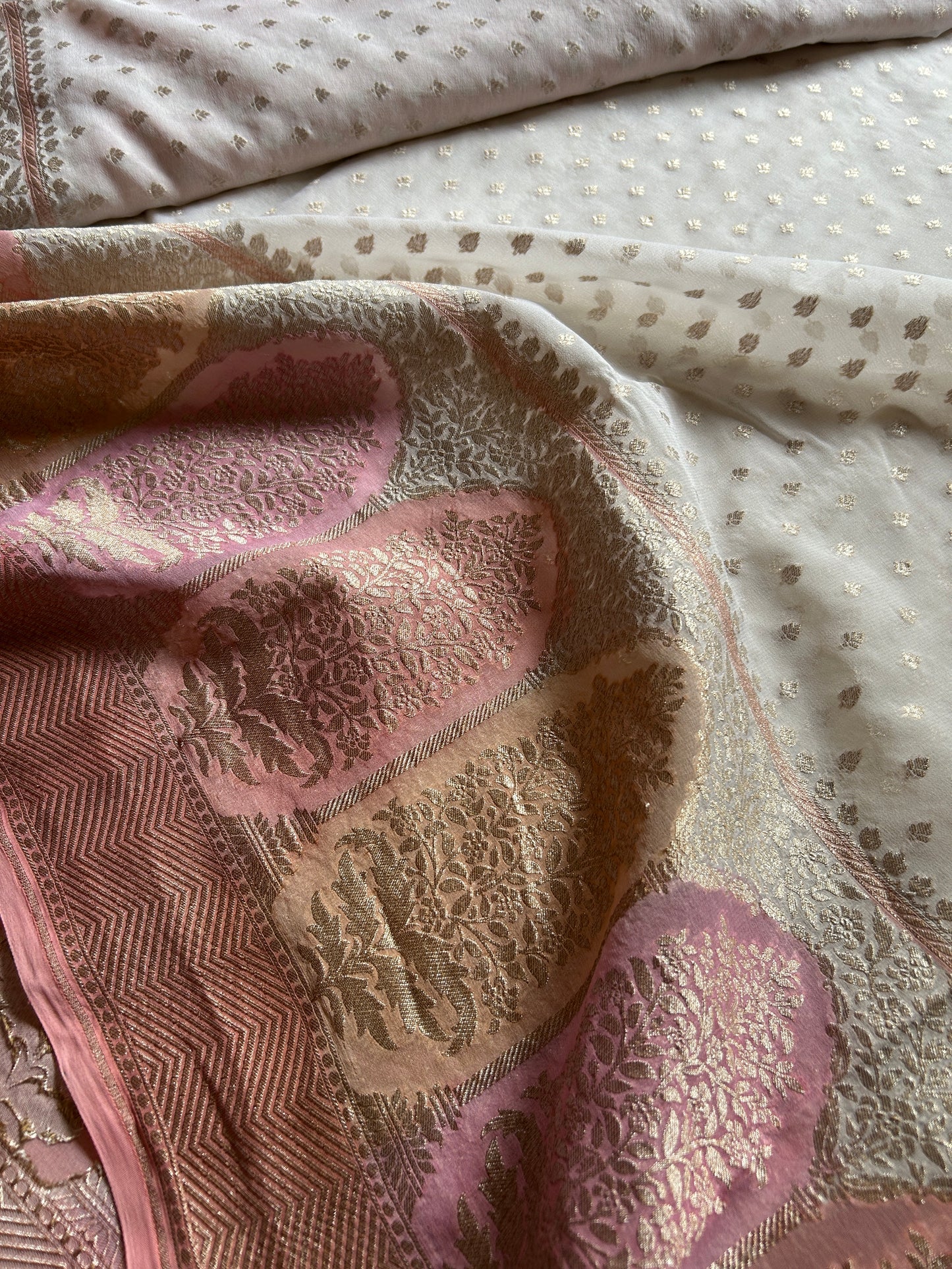 Myra (3D) : Off white-pink-peach