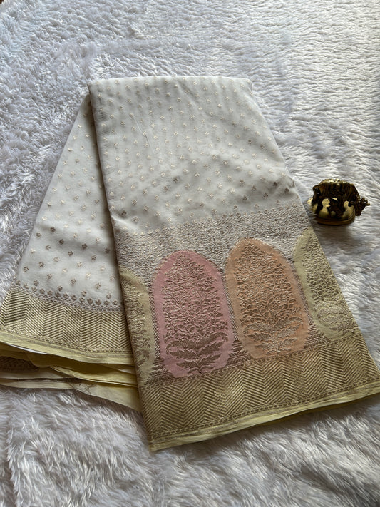 Myra (3D) : Off white-cream-pink