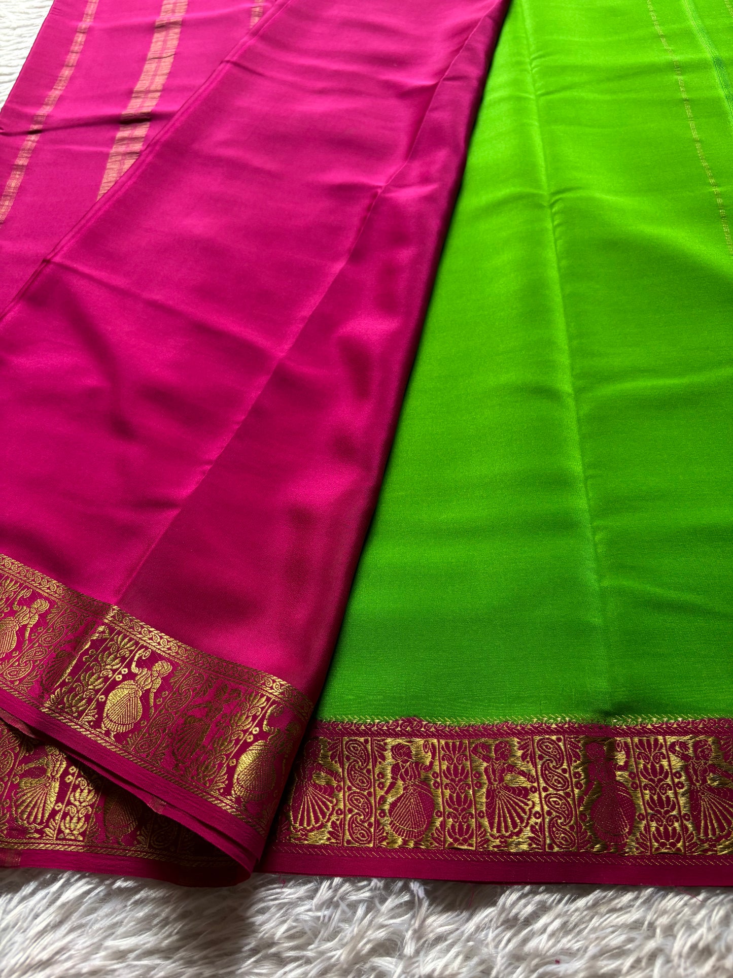 Nartaki (2D) : Parrot green-rani pink