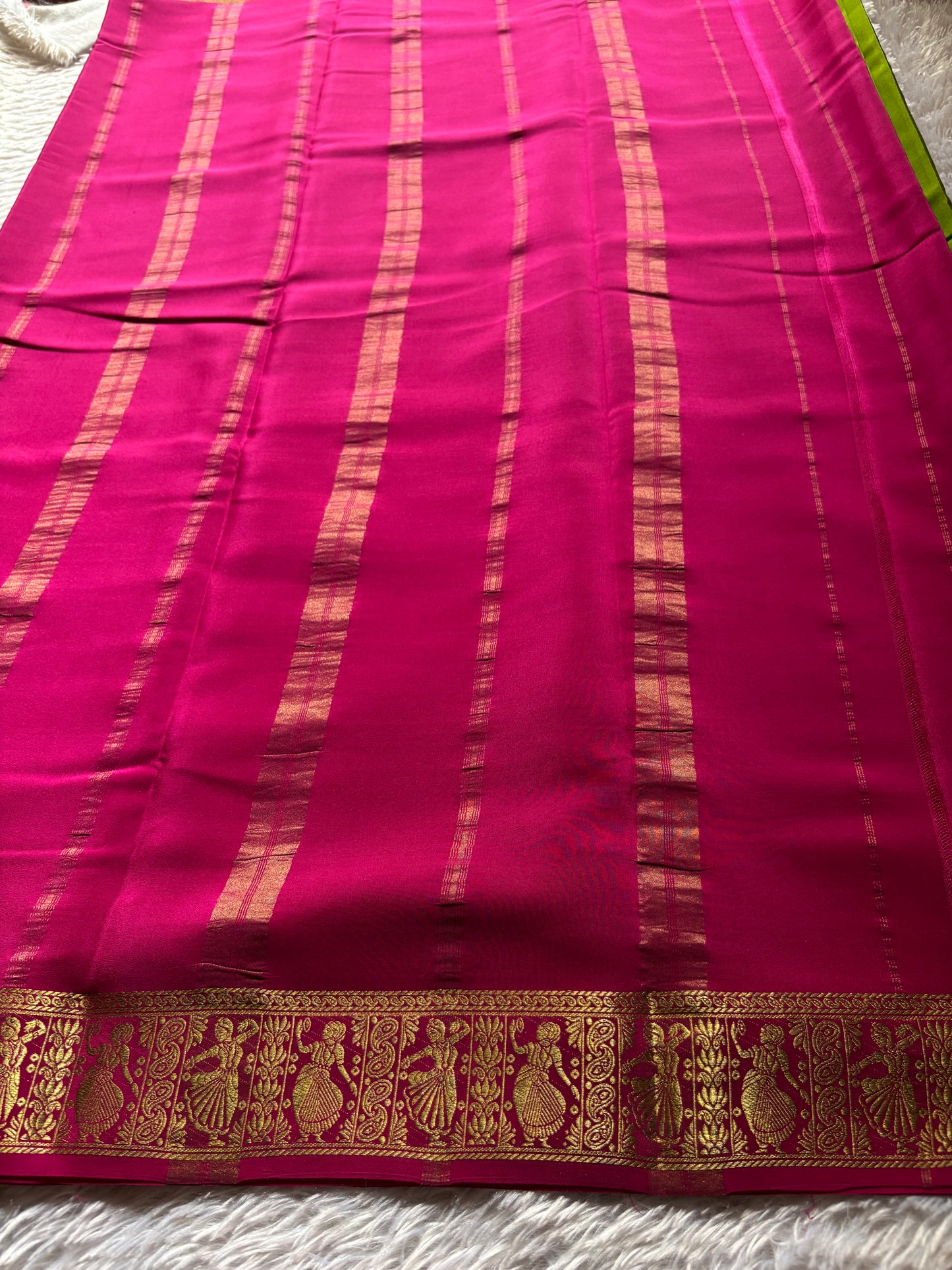 Nartaki (2D) : Mehendi green-rani pink