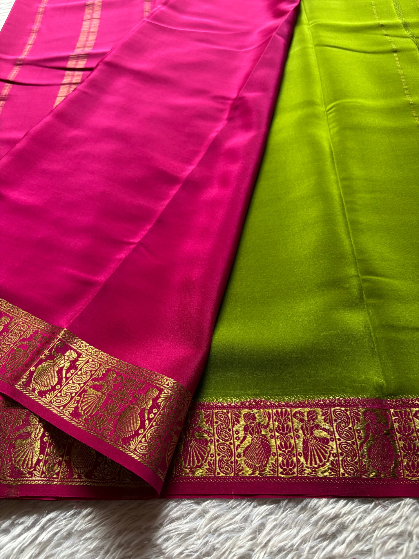 Nartaki (2D) : Mehendi green-rani pink