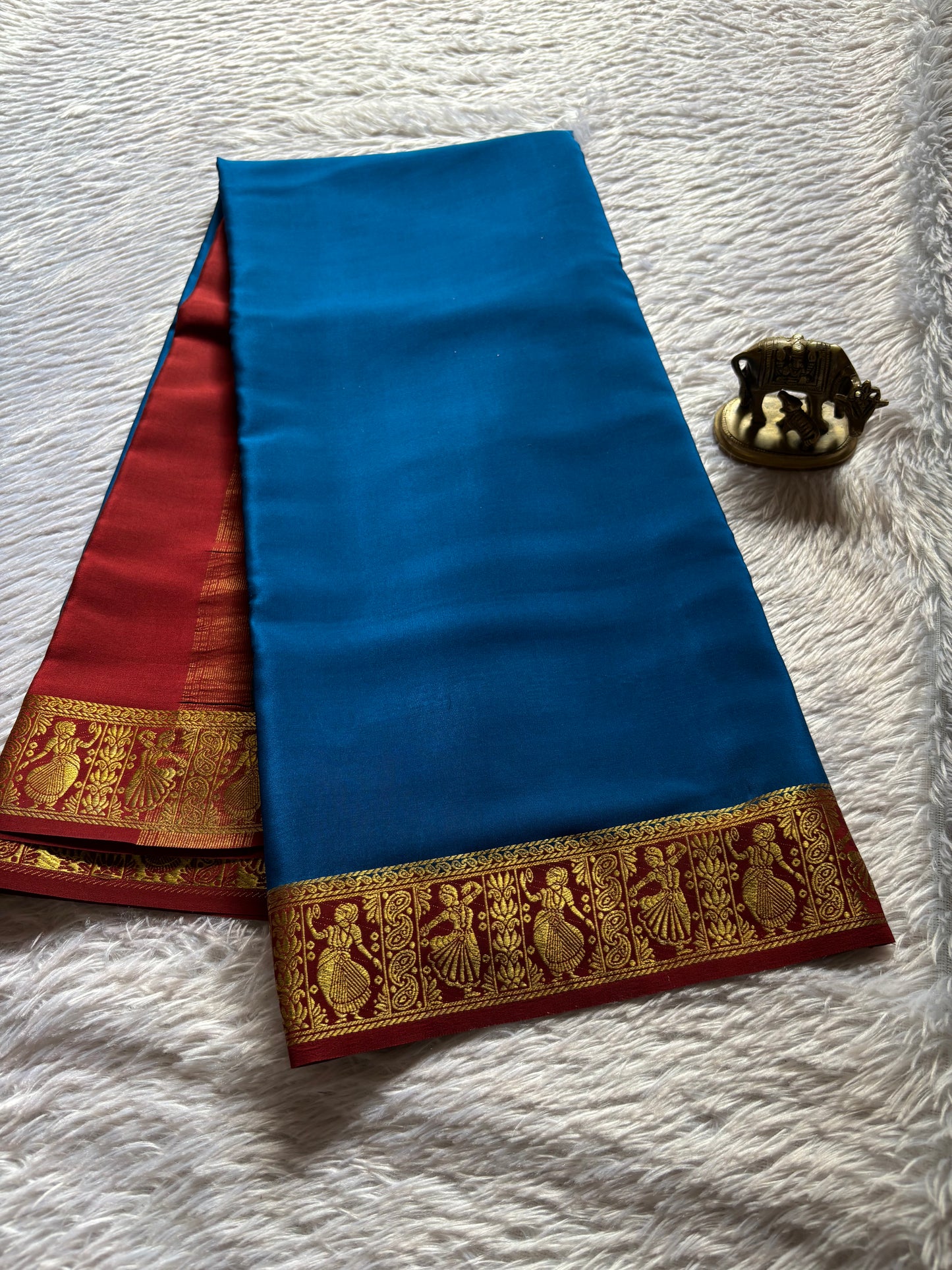 Nartaki (2D) : Teal blue-rust red