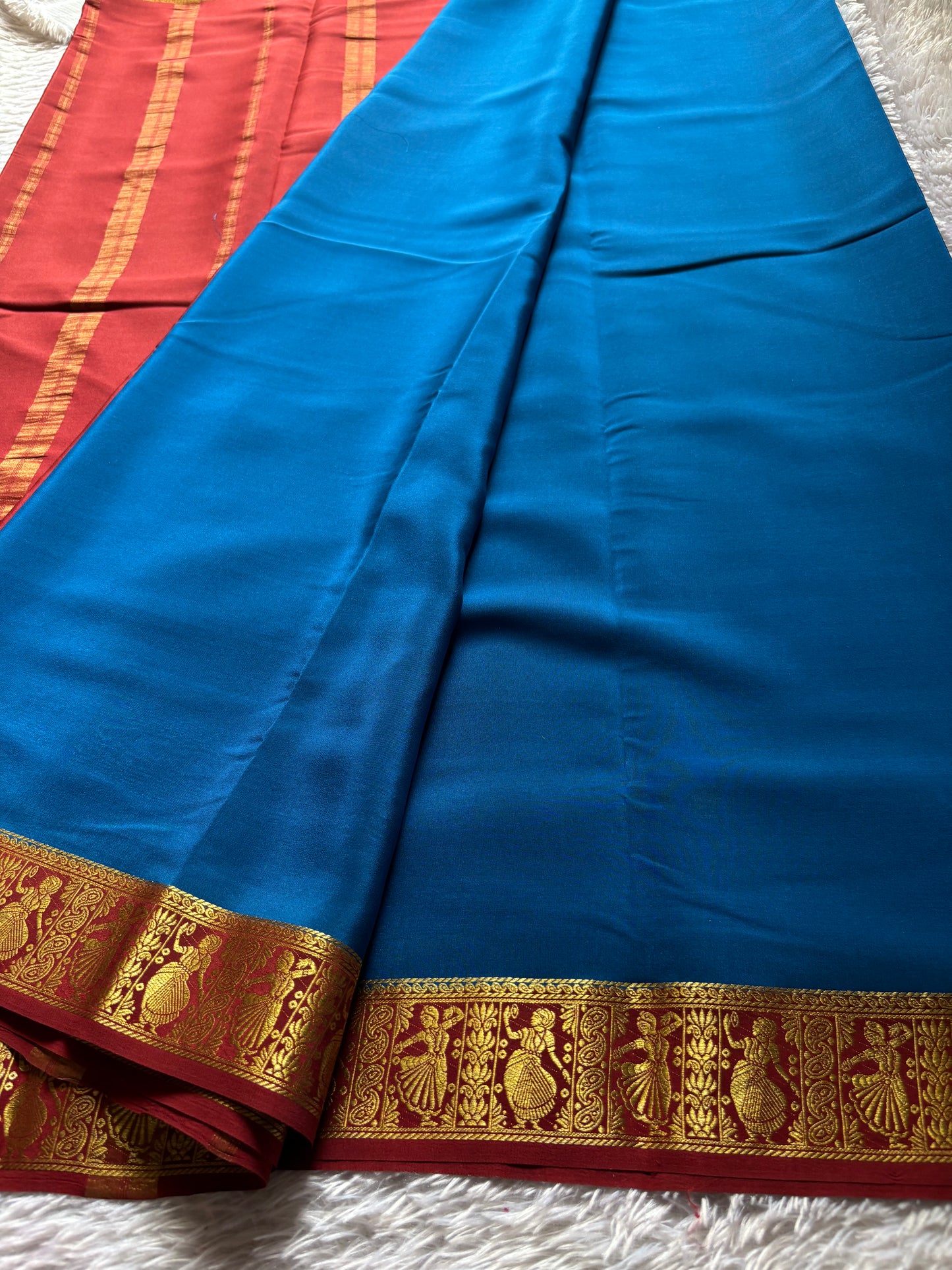 Nartaki (2D) : Teal blue-rust red