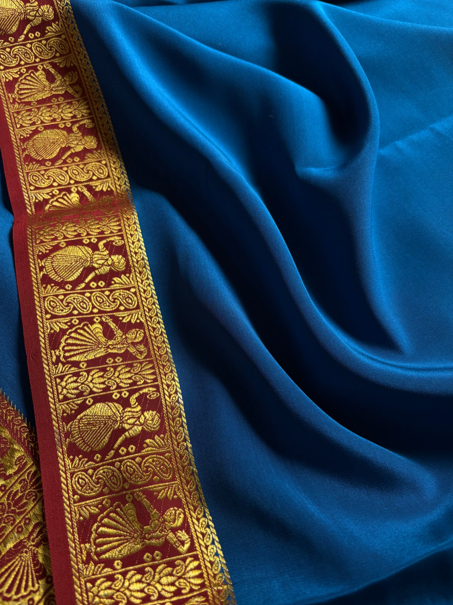 Nartaki (2D) : Teal blue-rust red
