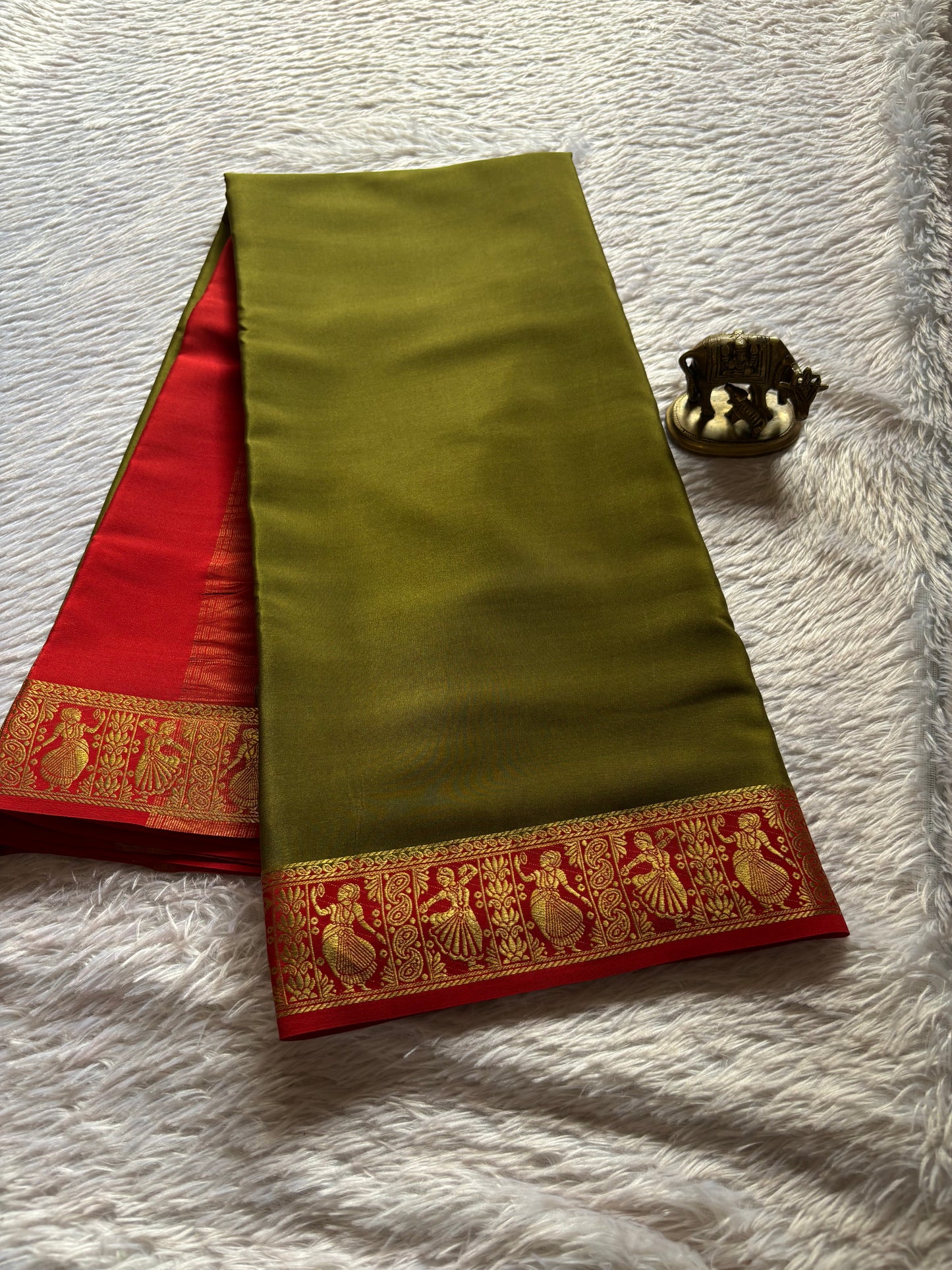 Nartaki (2d) : Moss green-red