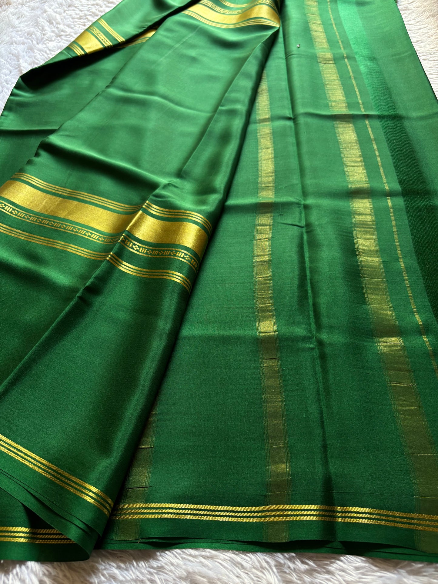 Vani : Solid Bottle green