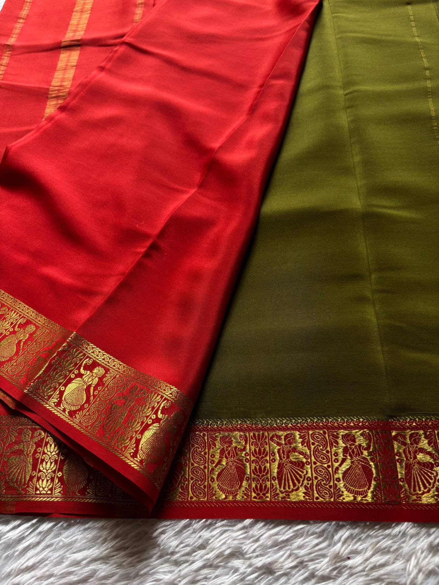 Nartaki (2d) : Moss green-red