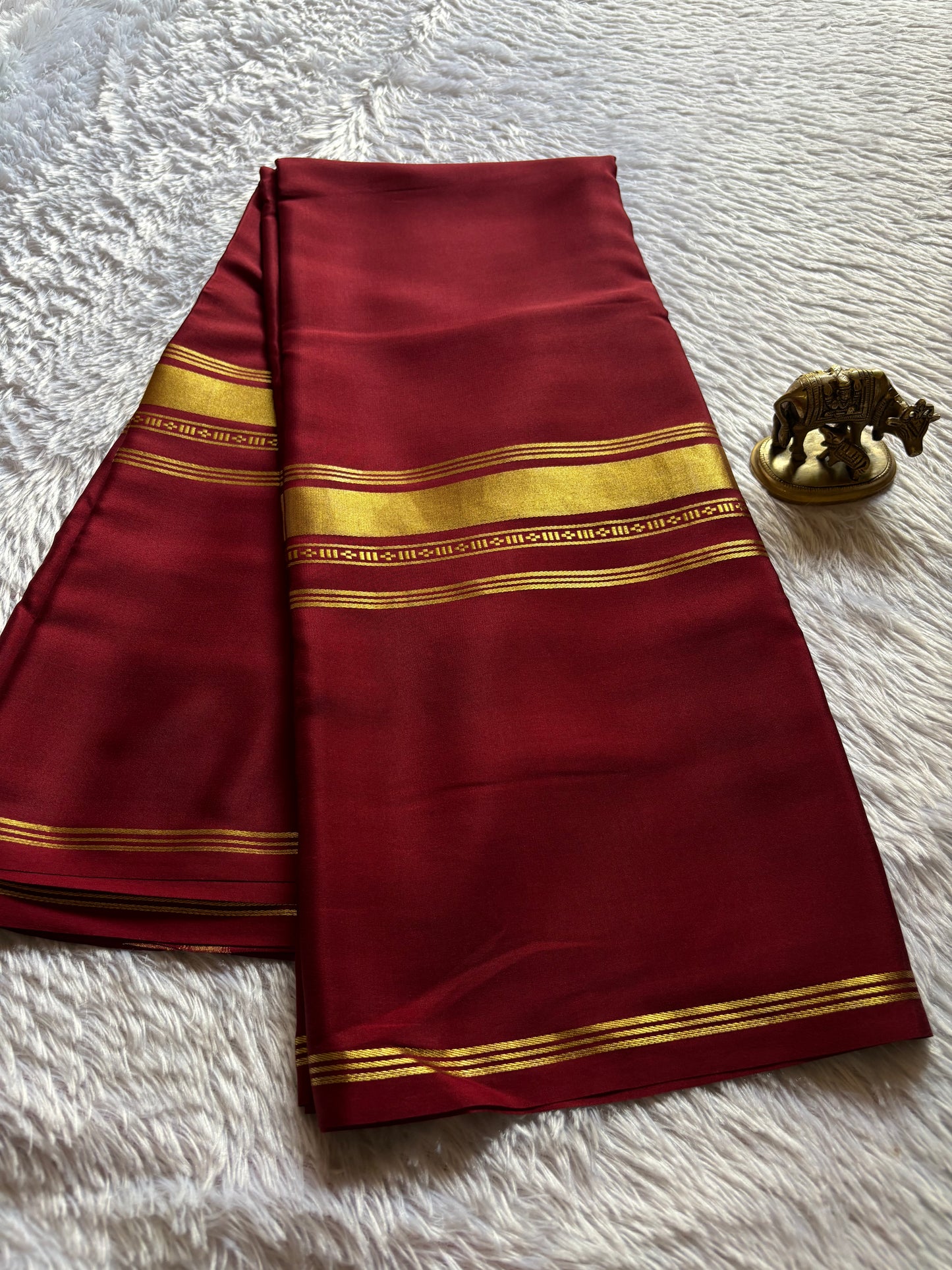 Vani : Solid Maroon