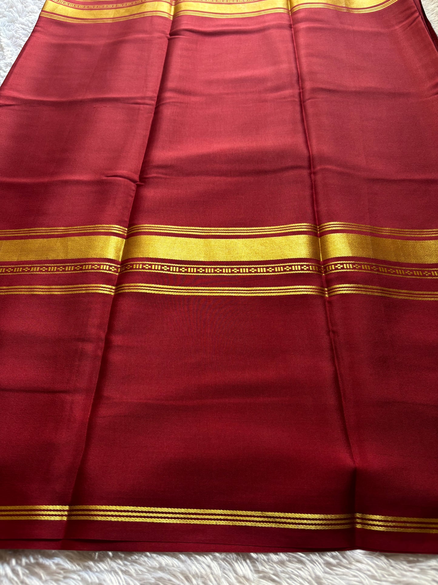 Vani : Solid Maroon