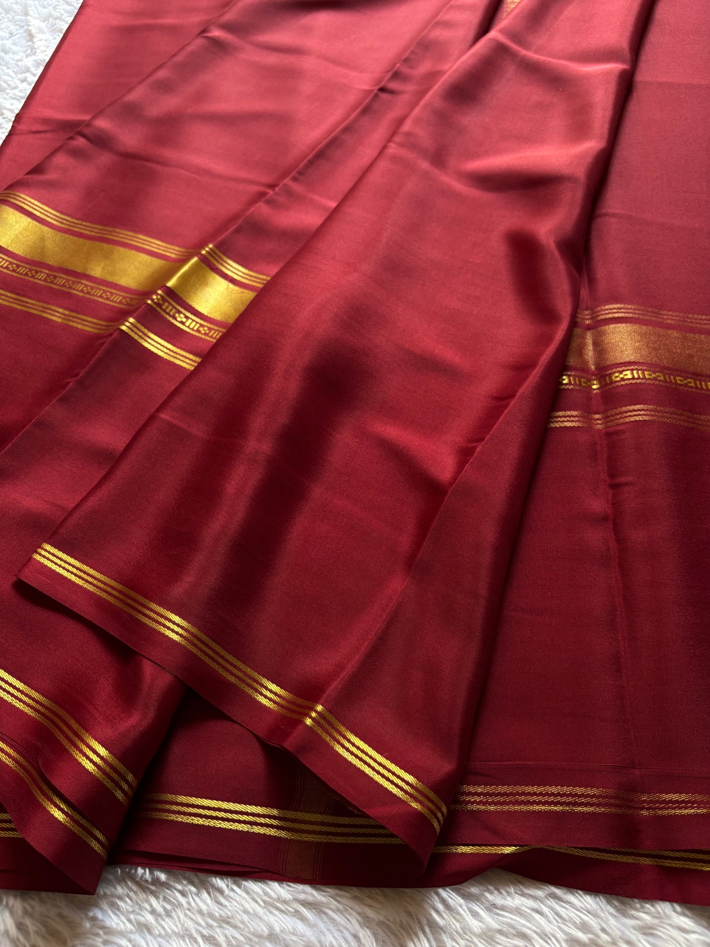 Vani : Solid Maroon