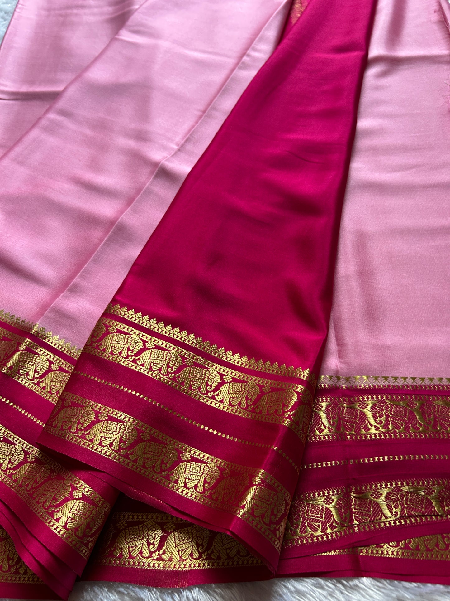 Bheema (2D) : Light pink-dark pink