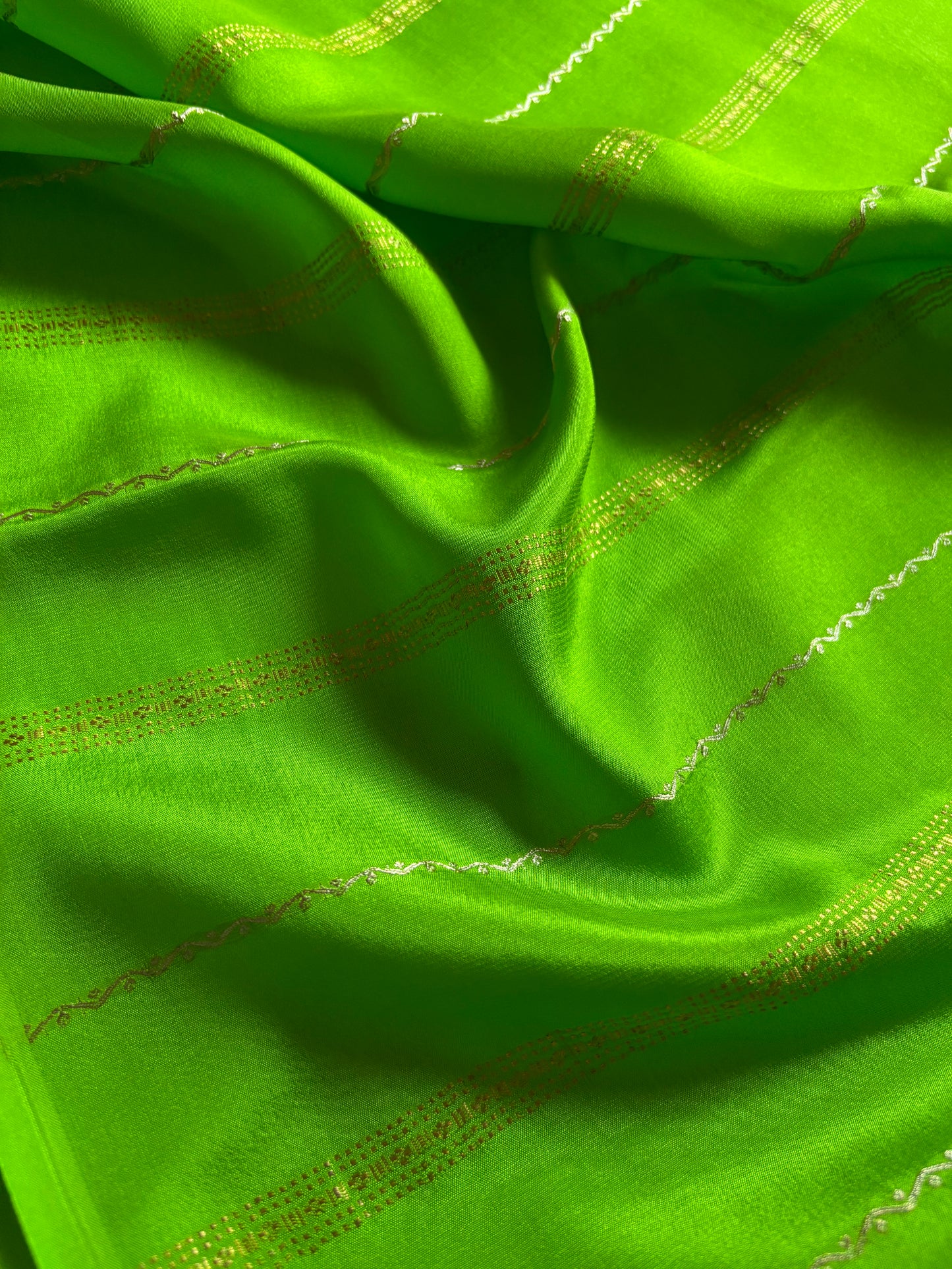 Meragu : Solid Parrot green