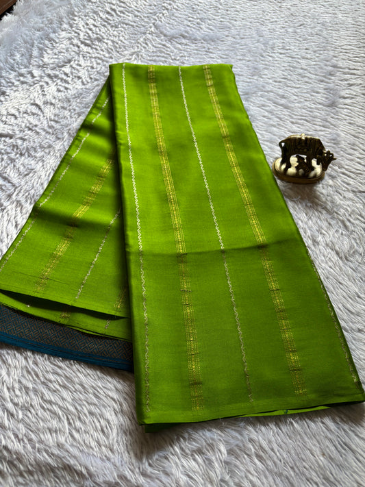 Meragu : Solid Mehendi green