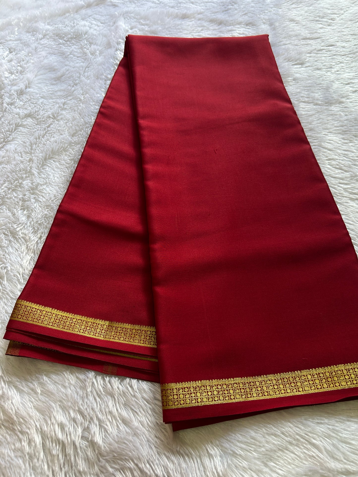 Nalme : Solid Maroon