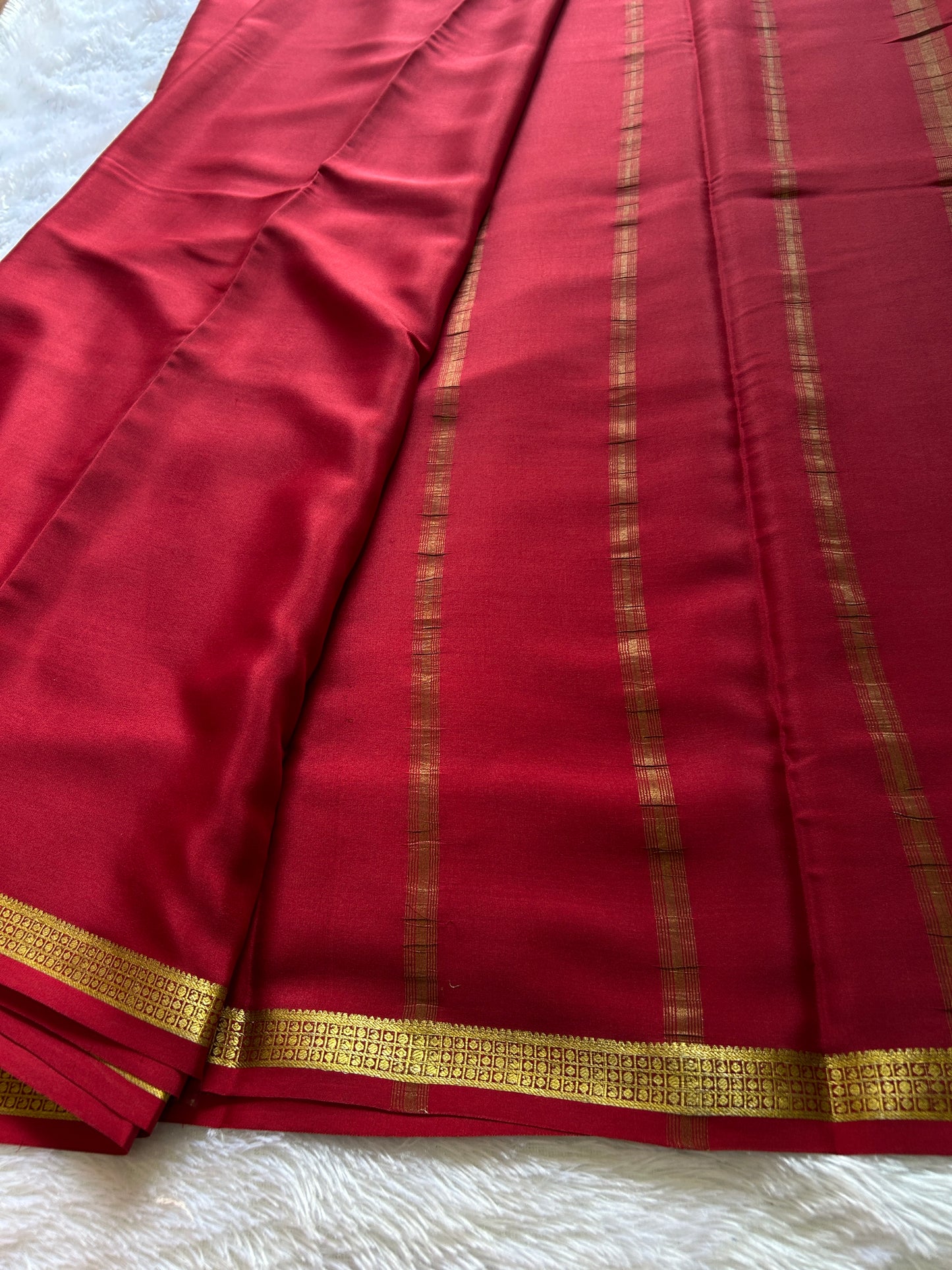 Nalme : Solid Maroon