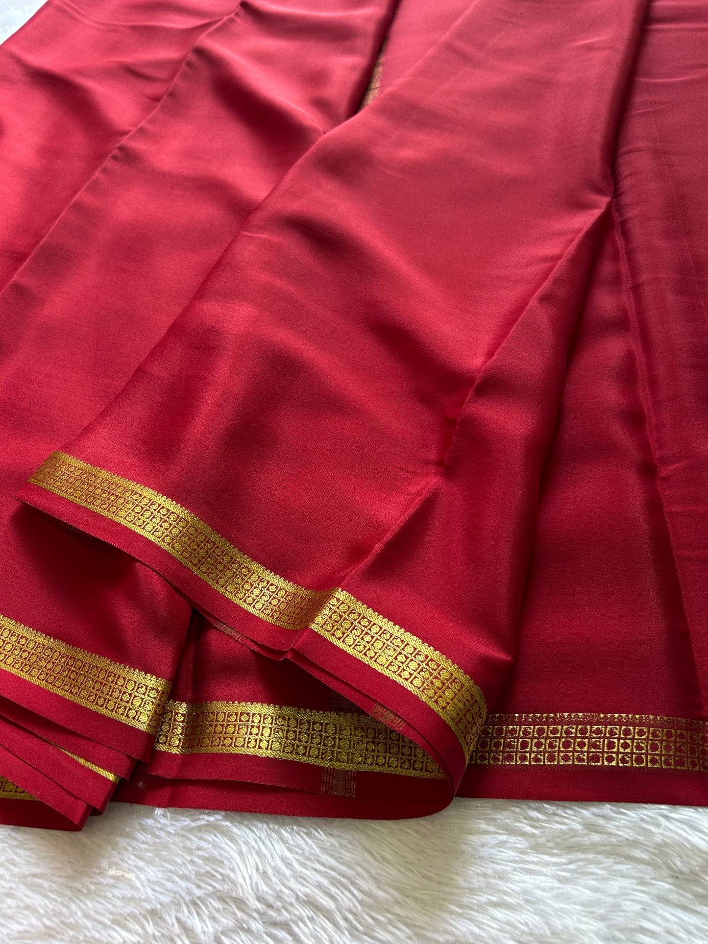 Nalme : Solid Maroon