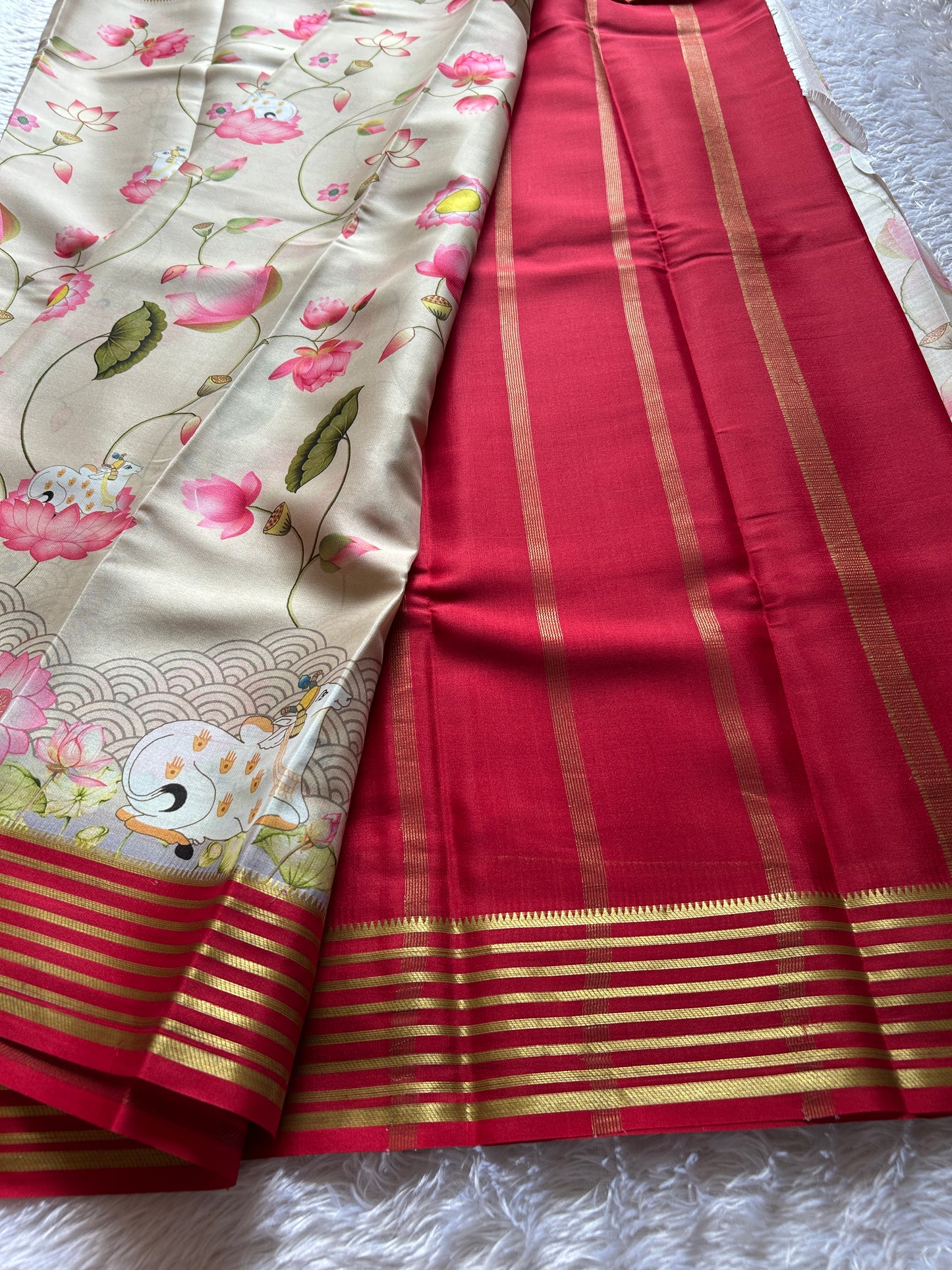 Kamala (2D) : Light beige-red