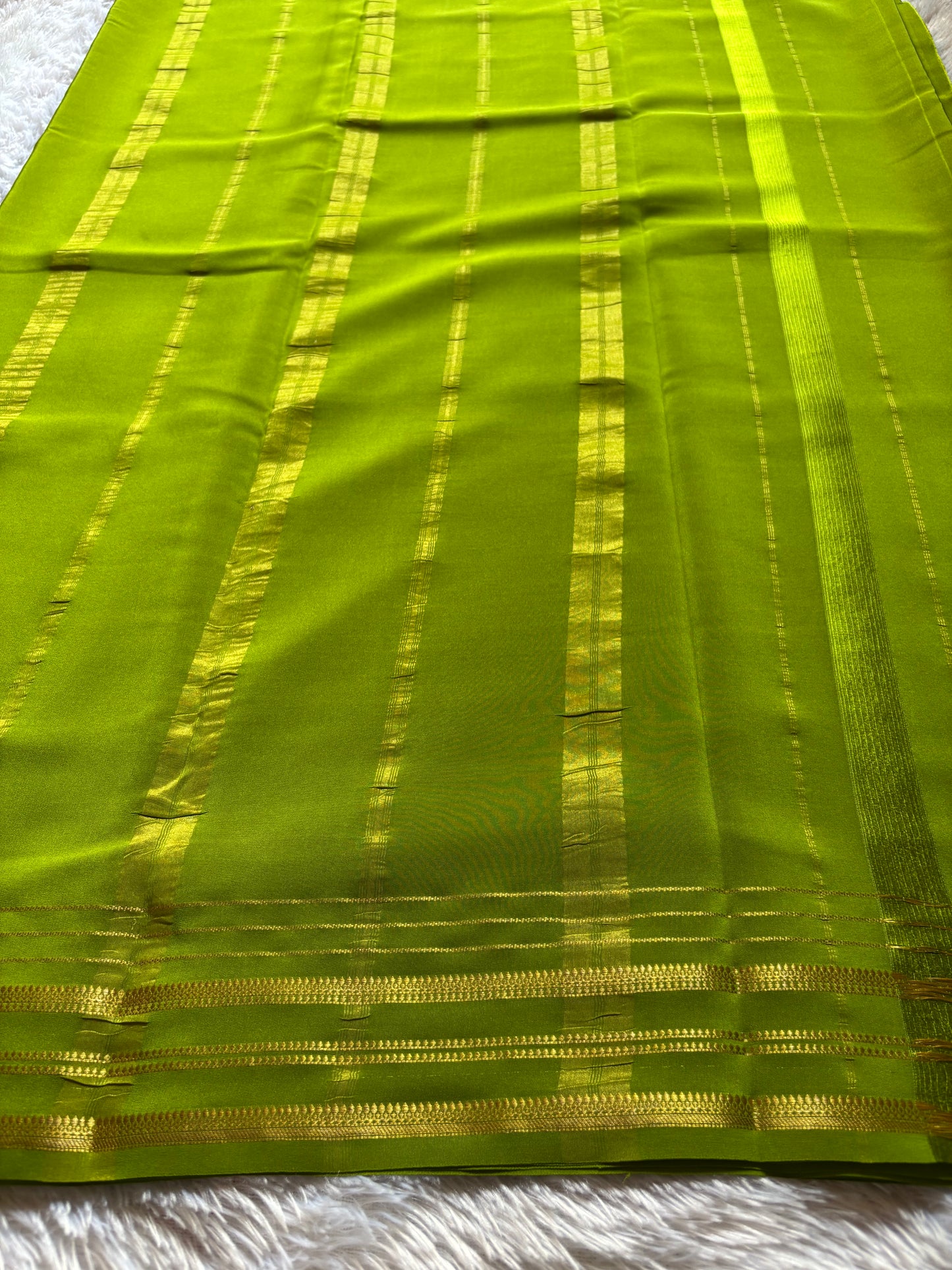 Tanuja : Solid Mehendi green