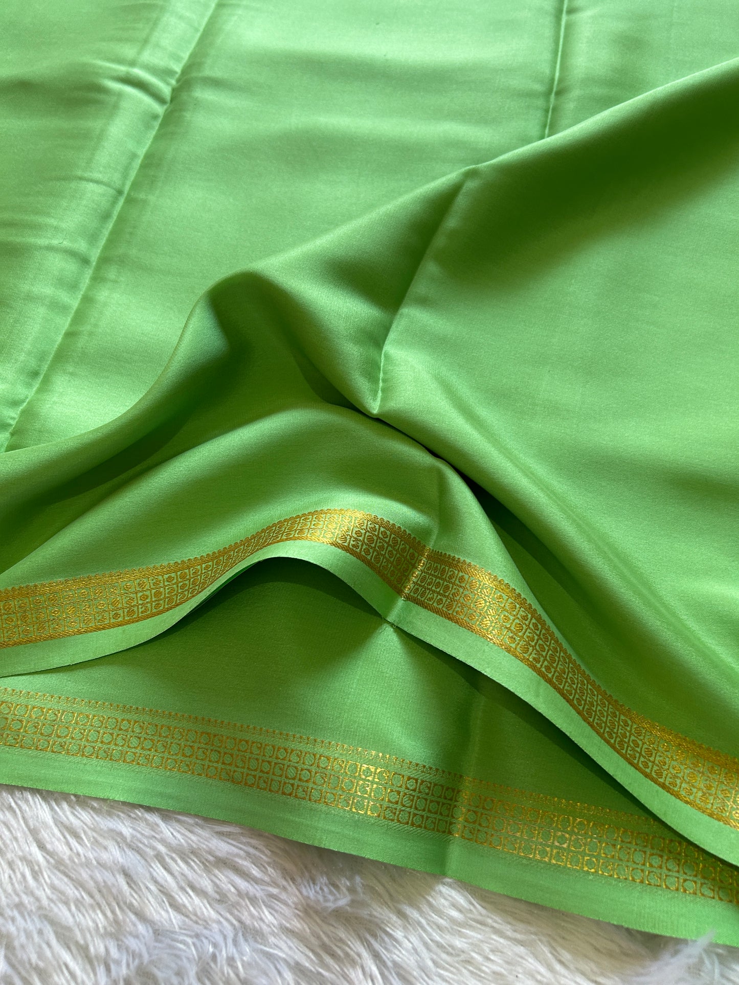 Nalme : Solid Pista green
