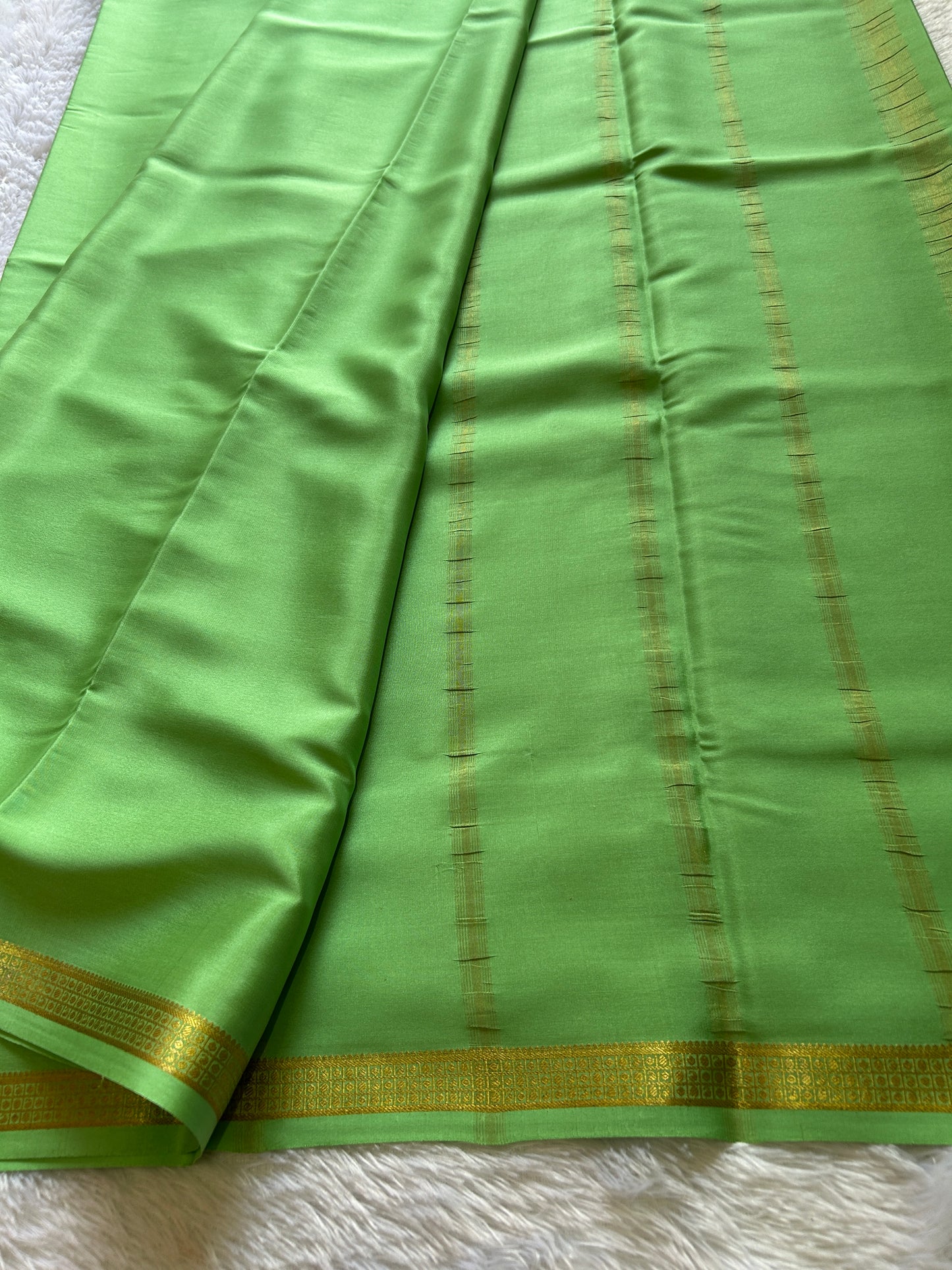 Nalme : Solid Pista green