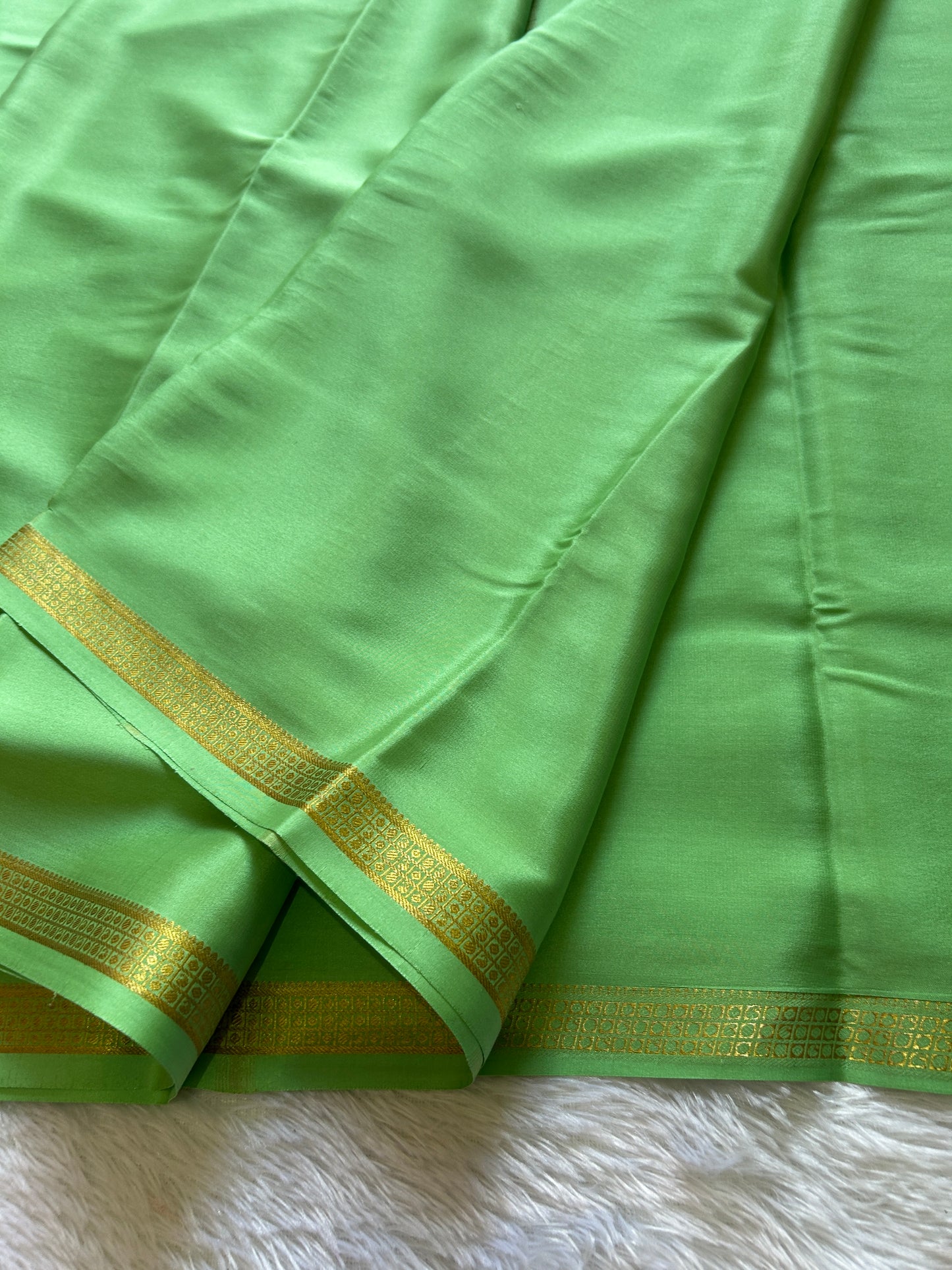 Nalme : Solid Pista green