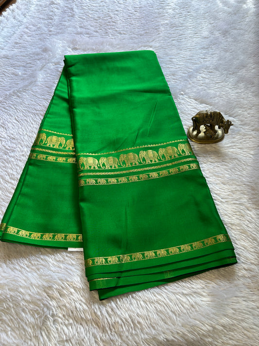 Prashanthi : Solid Leaf green