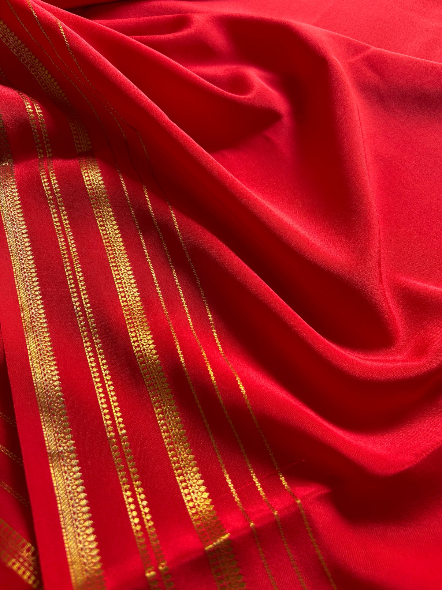 Tanuja : Solid Red