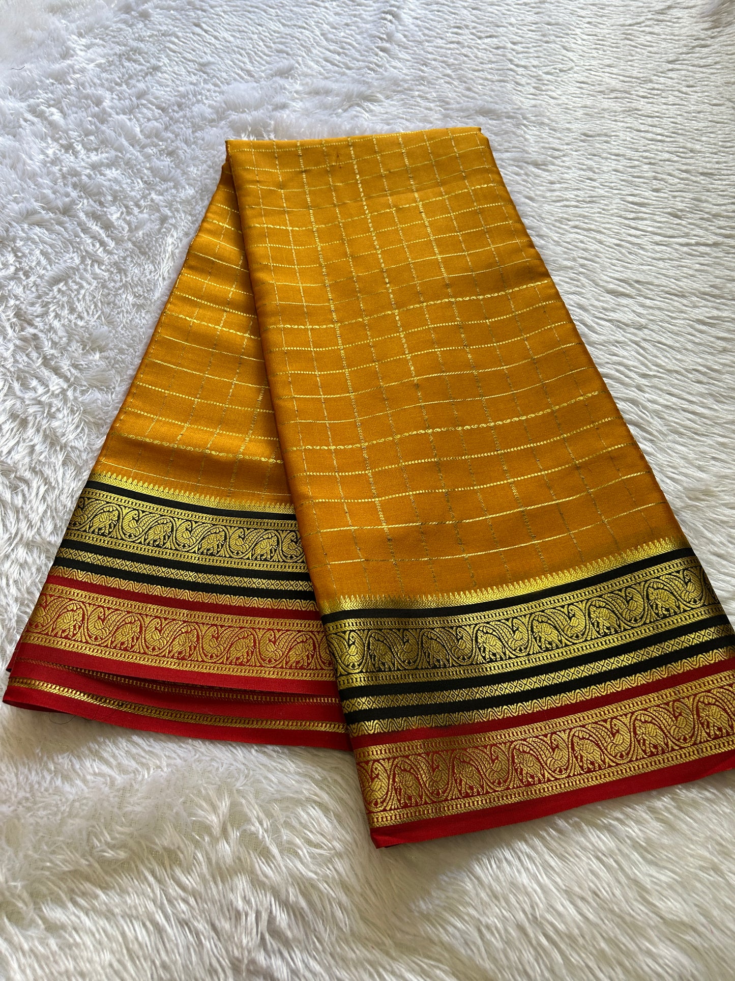 Tulasi (3D) : Golden yellow-black-red