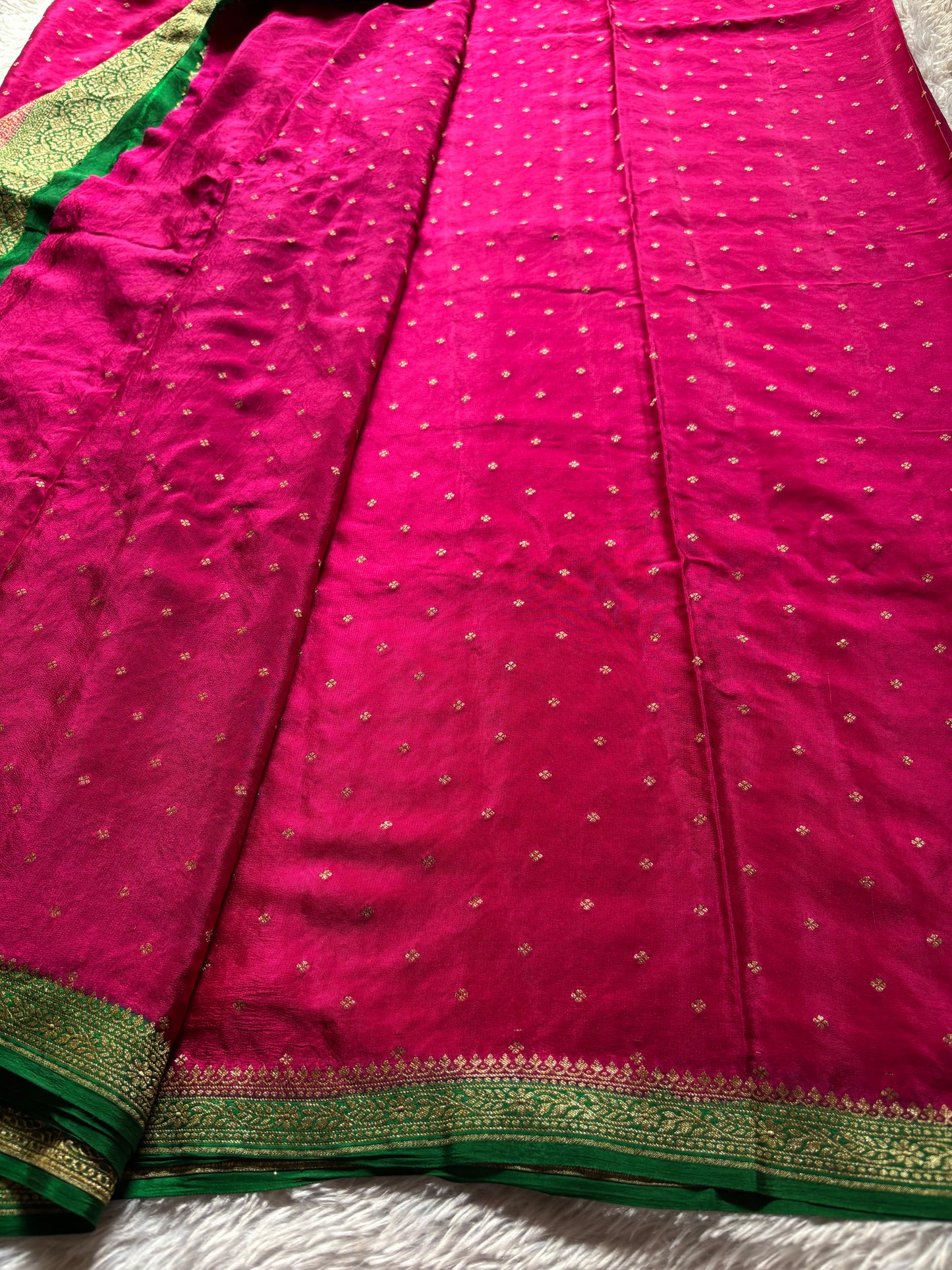Deepali (2D) : Rani pink-green