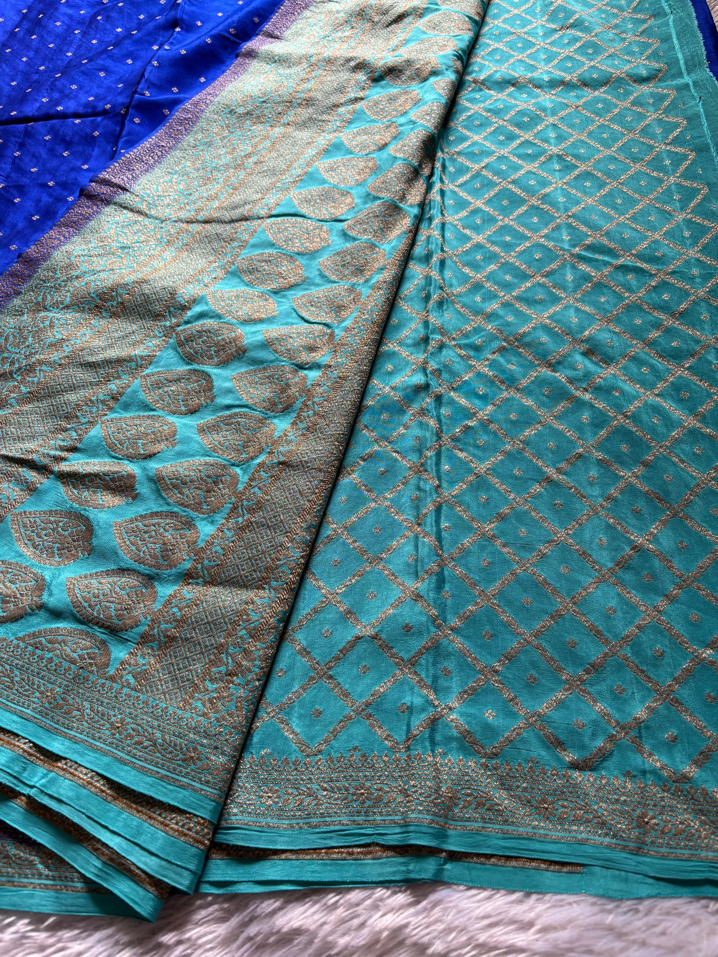 Deepali (2D) : Royal blue-sky blue