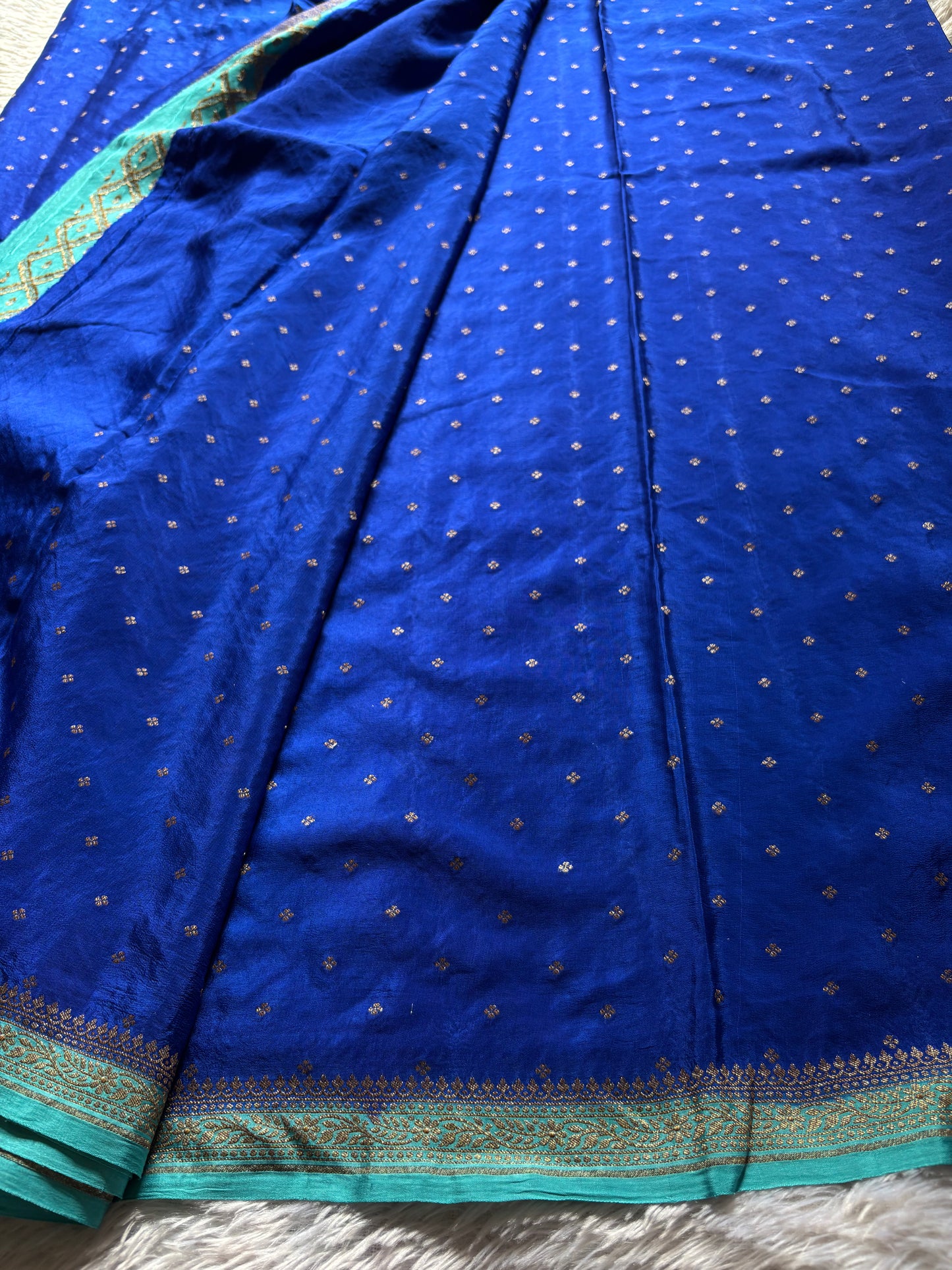 Deepali (2D) : Royal blue-sky blue