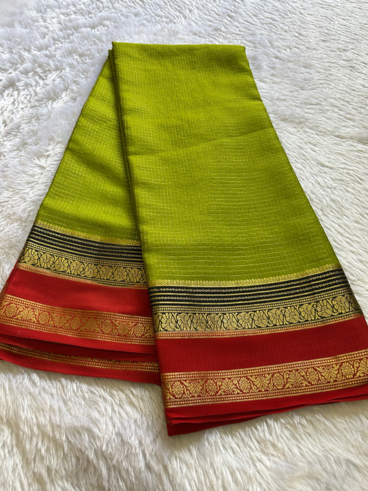 Gayatri (3D) : Mehendi green-black-red