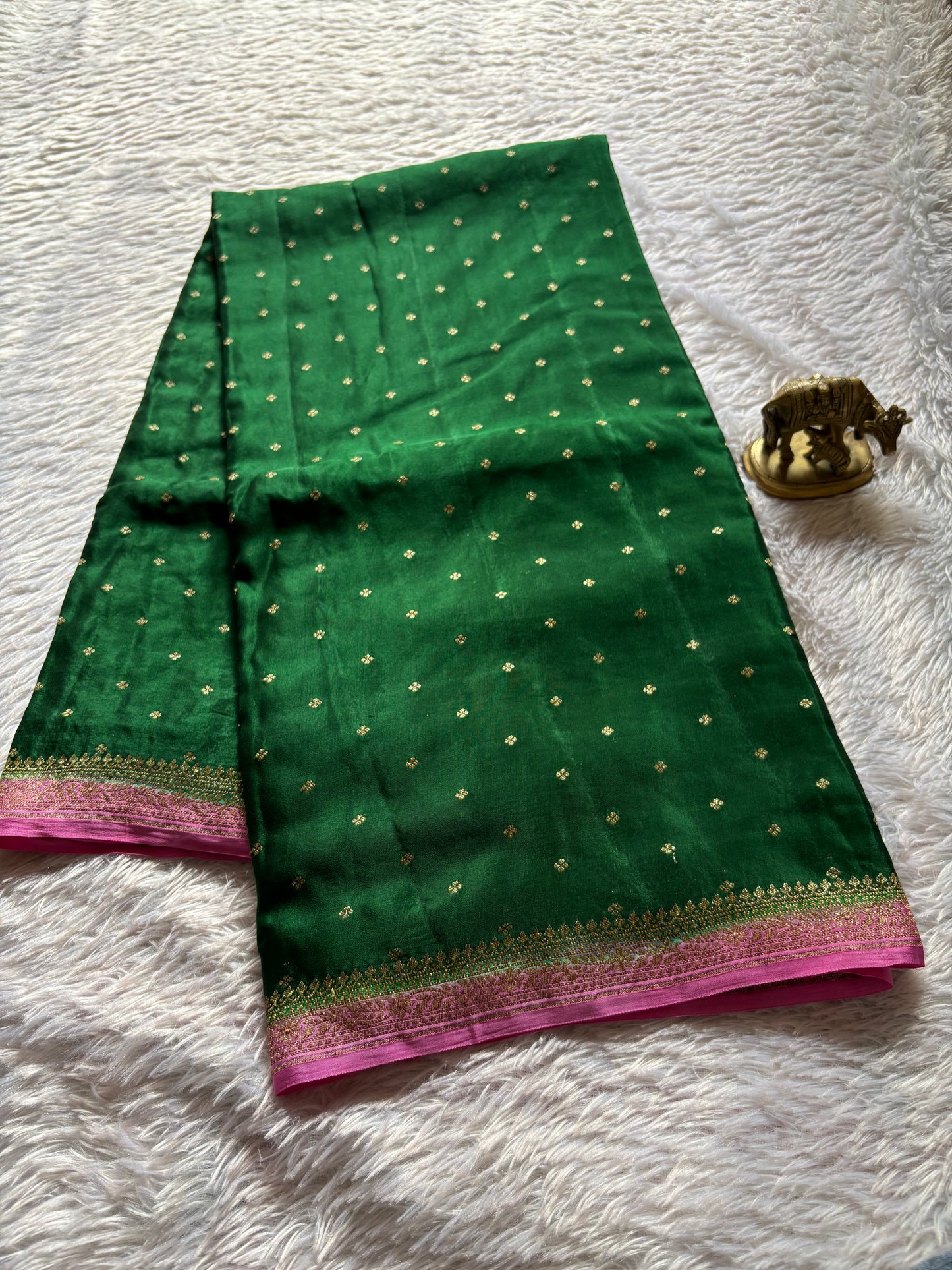 Deepali (2D) : Bottle green-baby pink