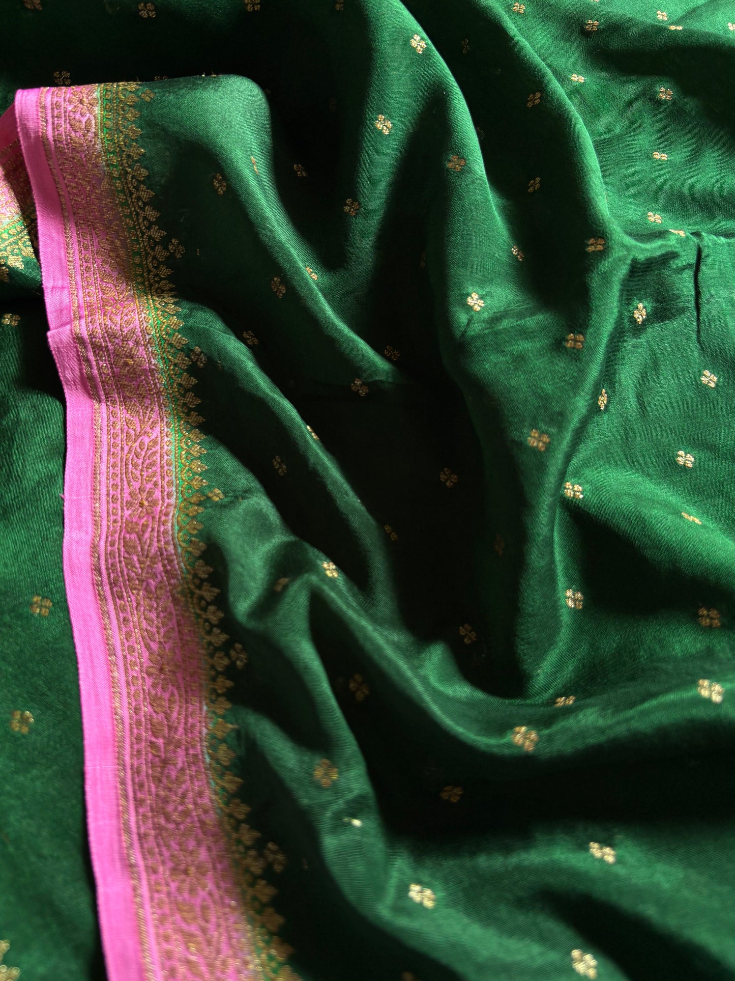 Deepali (2D) : Bottle green-baby pink
