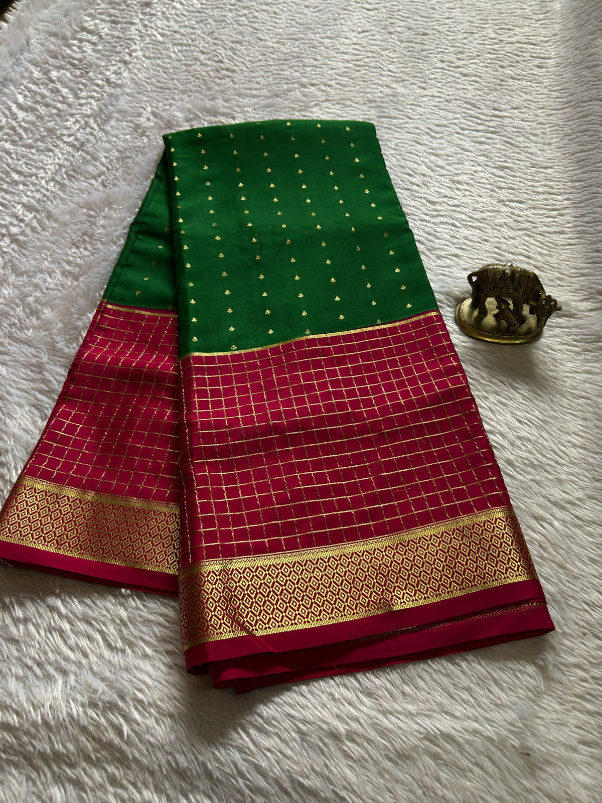 Kavya (2D) : Bottle green-dark pink