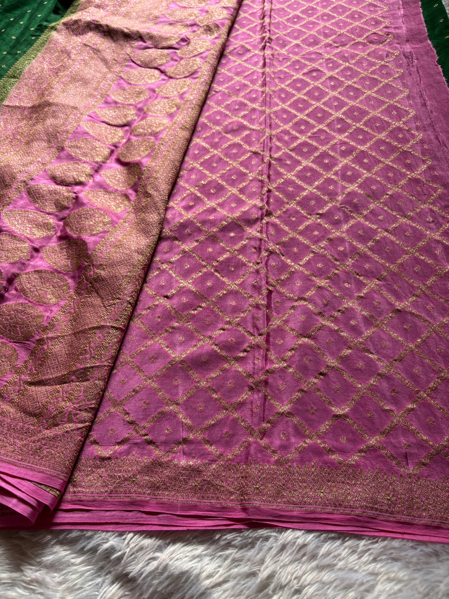 Deepali (2D) : Bottle green-baby pink