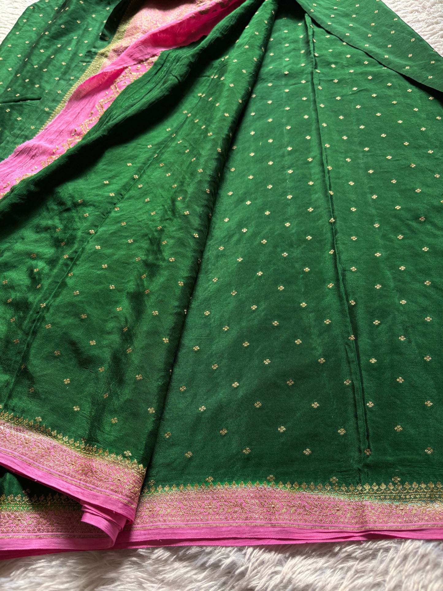 Deepali (2D) : Bottle green-baby pink