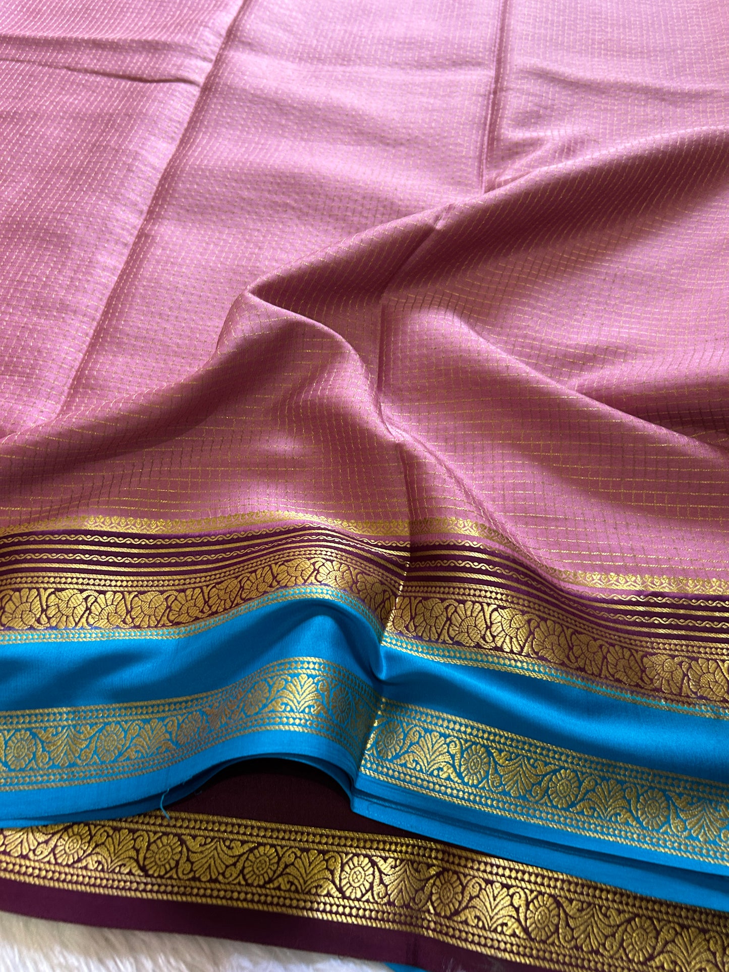 Gayatri (3D) : Light pink-brown-ananda blue