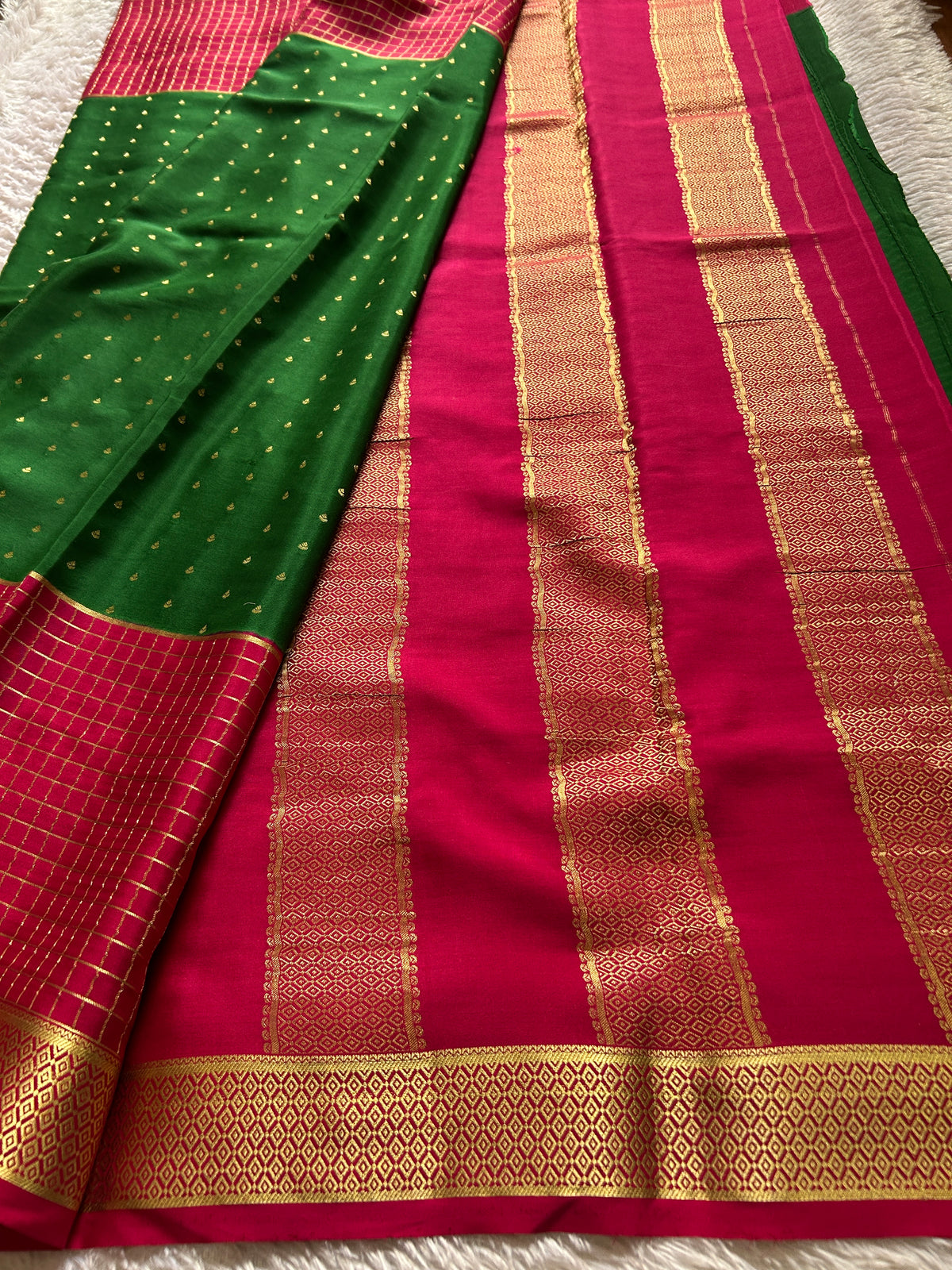 Kavya (2D) : Bottle green-dark pink